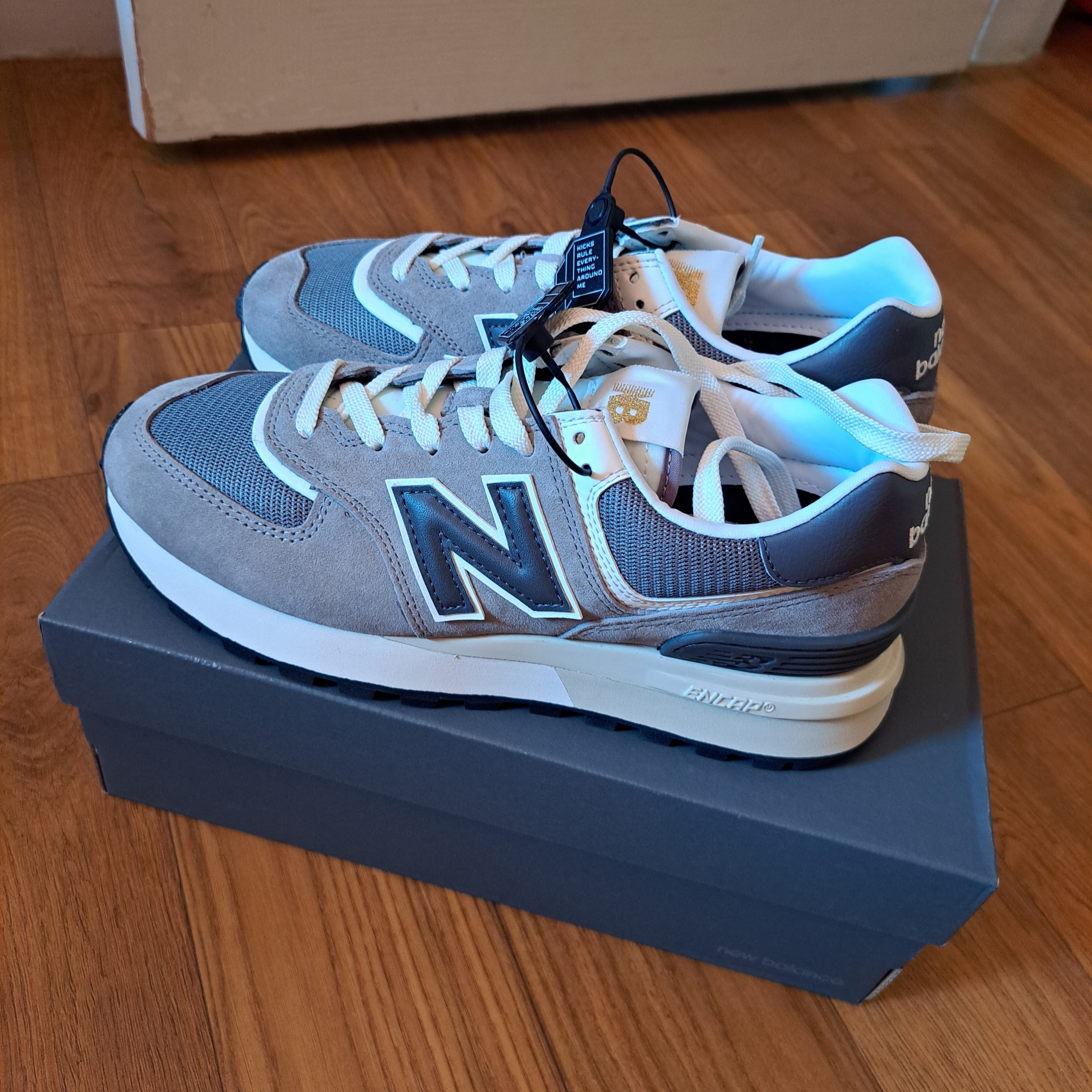 New Balance 574 Legacy Grey 착용 스타일