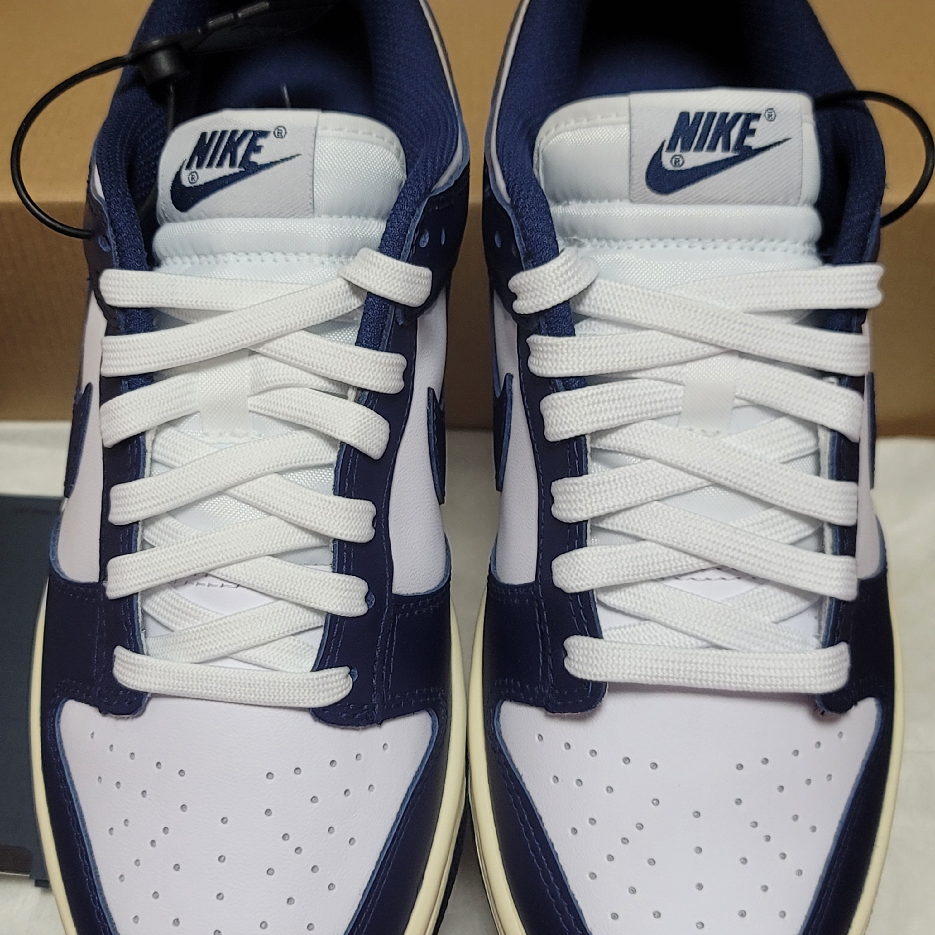 (W) Nike Dunk Low Vintage Midnight Navy 착용 스타일 - 2