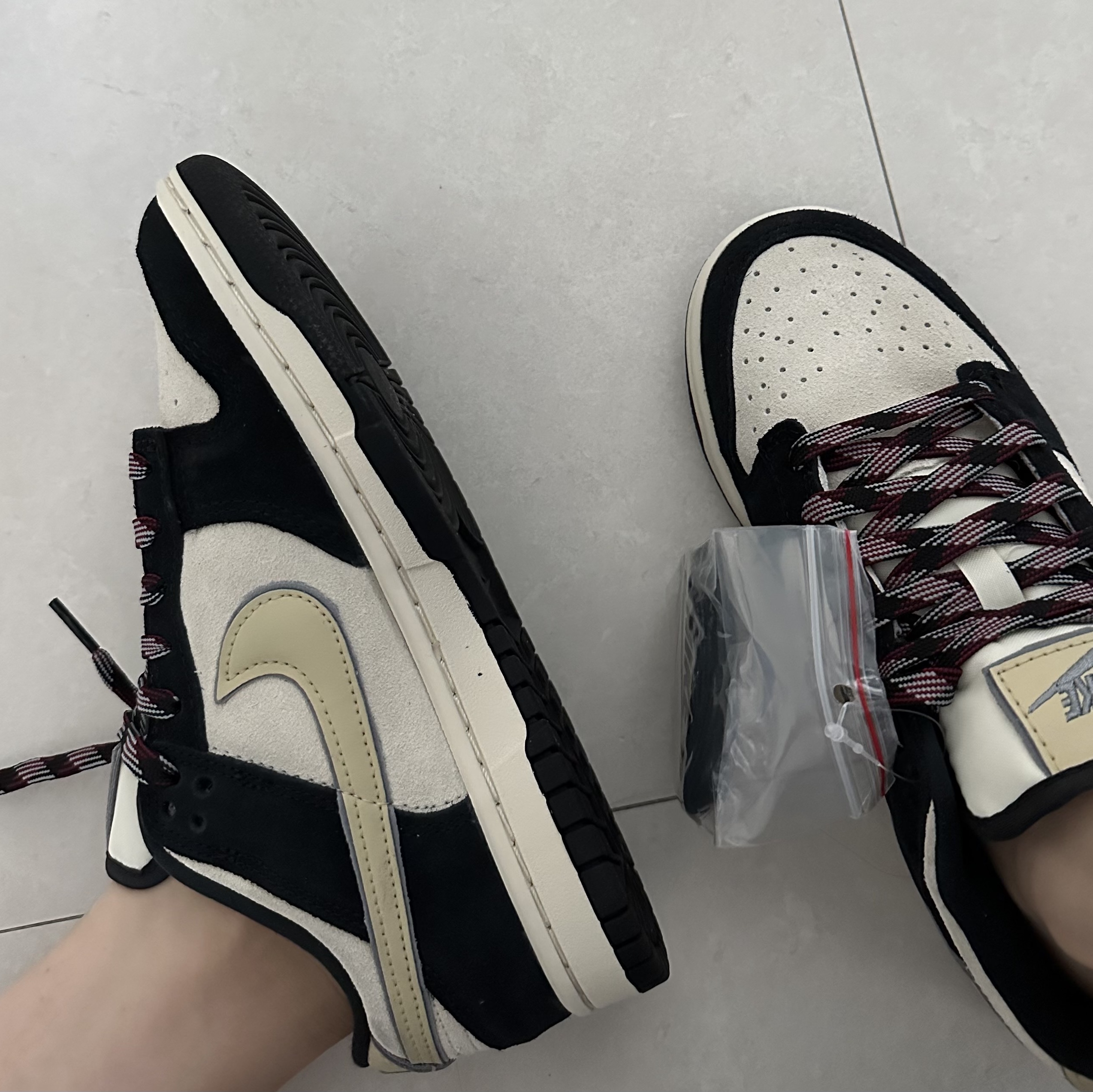 (W) Nike Dunk Low LX Black Suede 착용 스타일