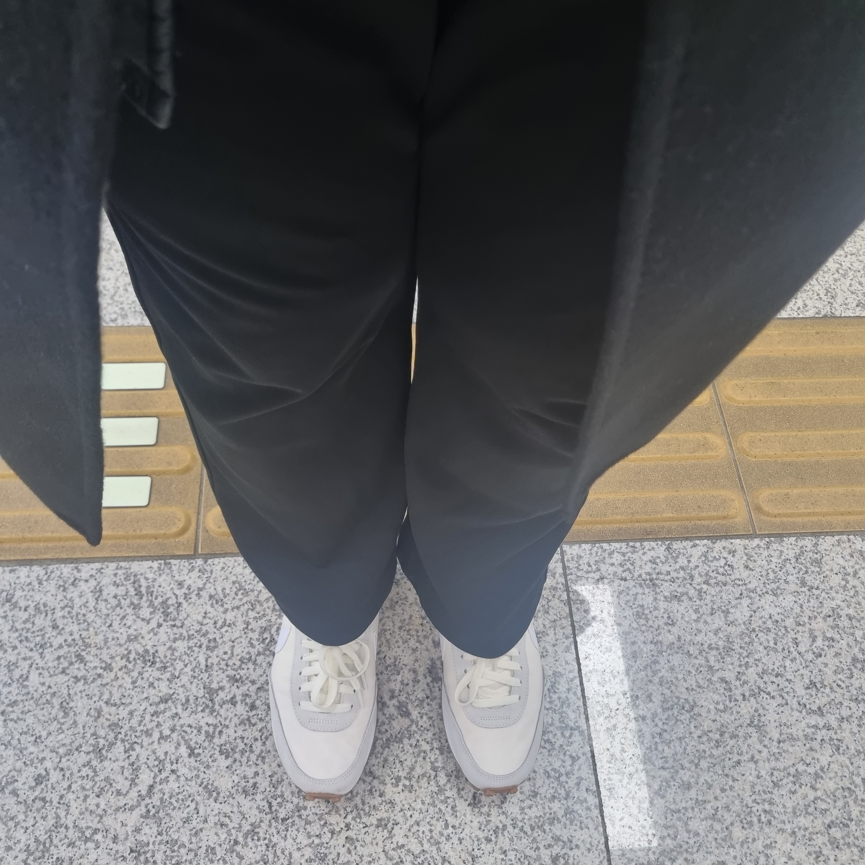 (W) Nike Daybreak Summit White 착용 스타일