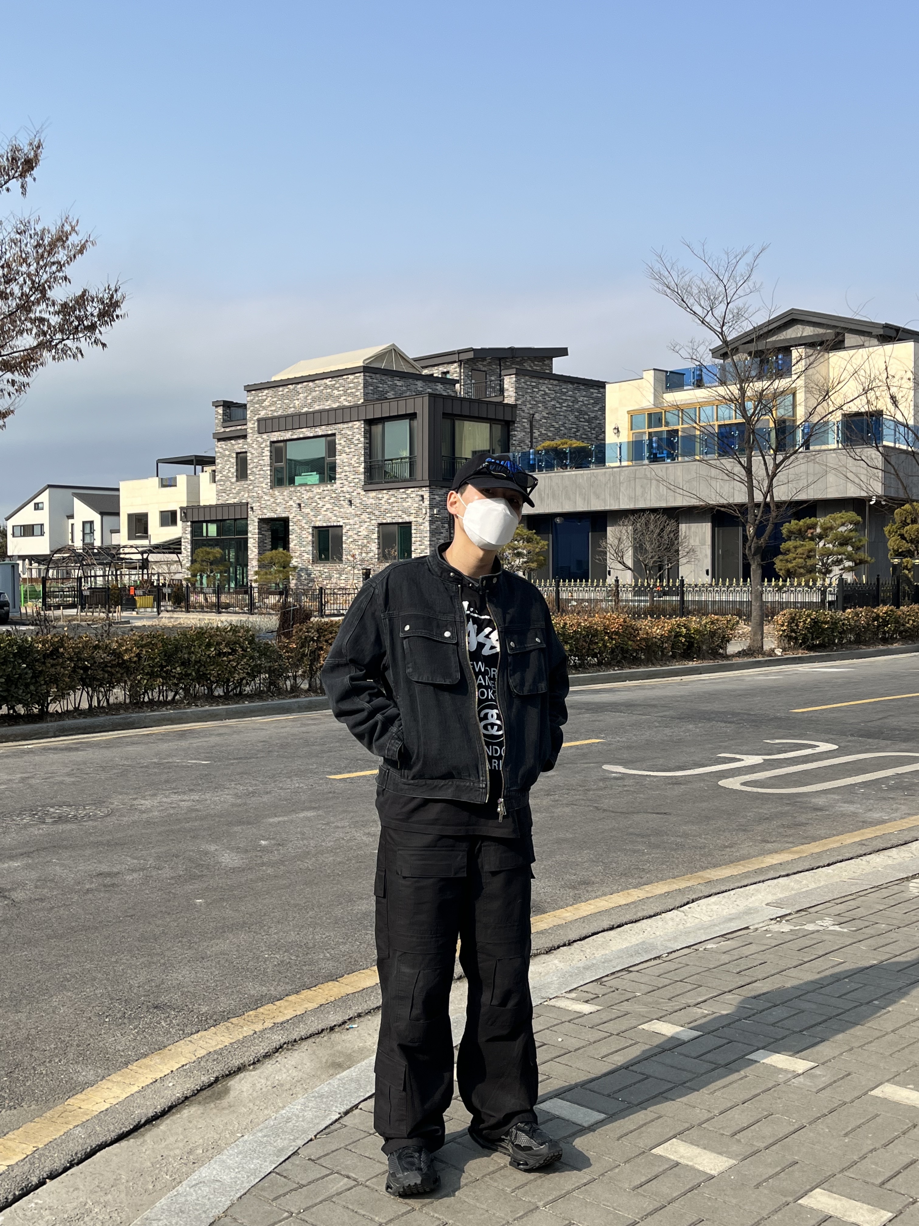 Nike x Matthew M Williams Zoom 004 Triple Black, Stussy World Tour LS T-Shirt Black 착용 스타일 - 2