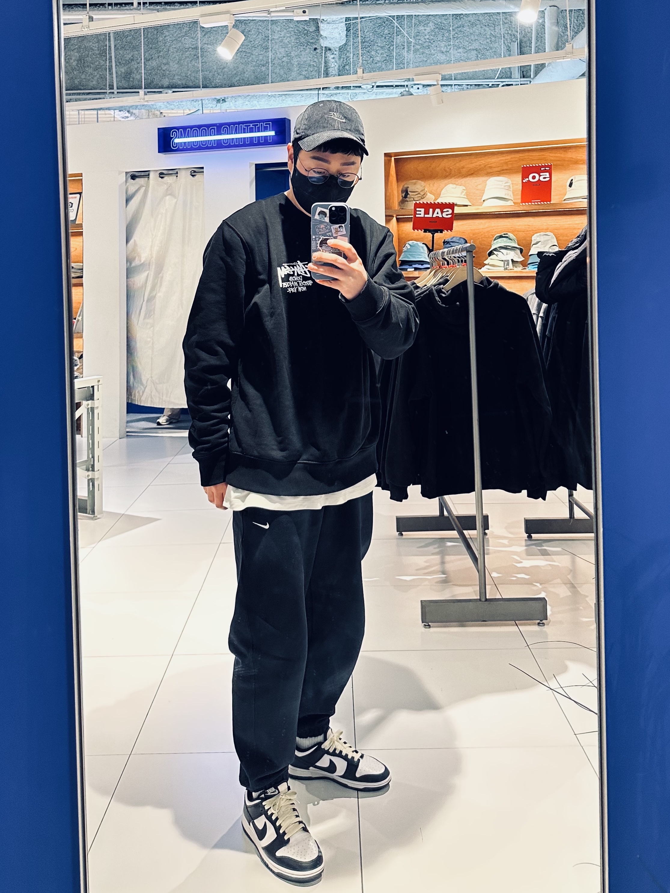 Nike Heritage 86 Corduroy Cap Black, Stussy Stock DSM New York Crew Black 2021 착용 스타일 - 2