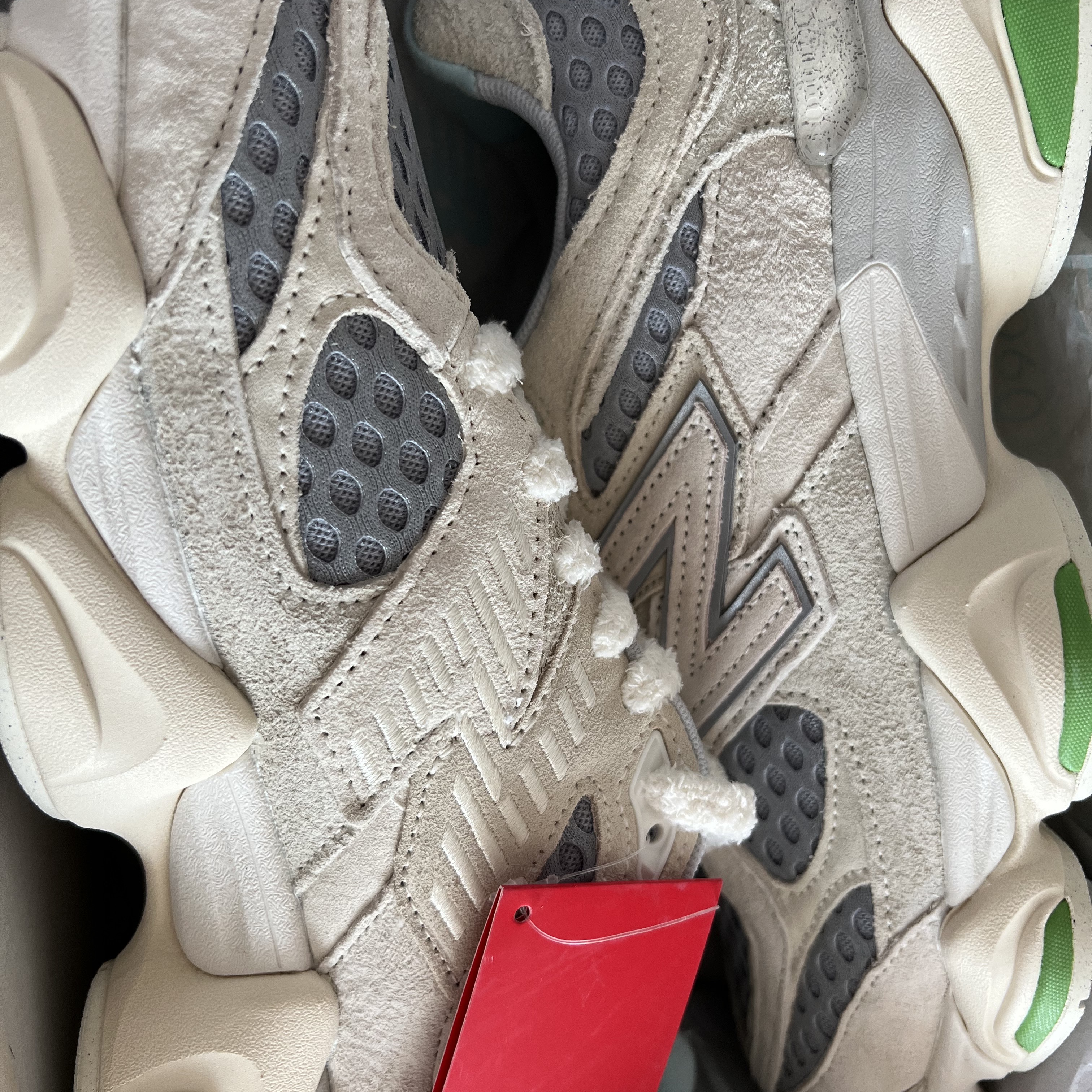 New Balance x Bricks & Wood 9060 Angora Rain Cloud 착용 스타일 - 3