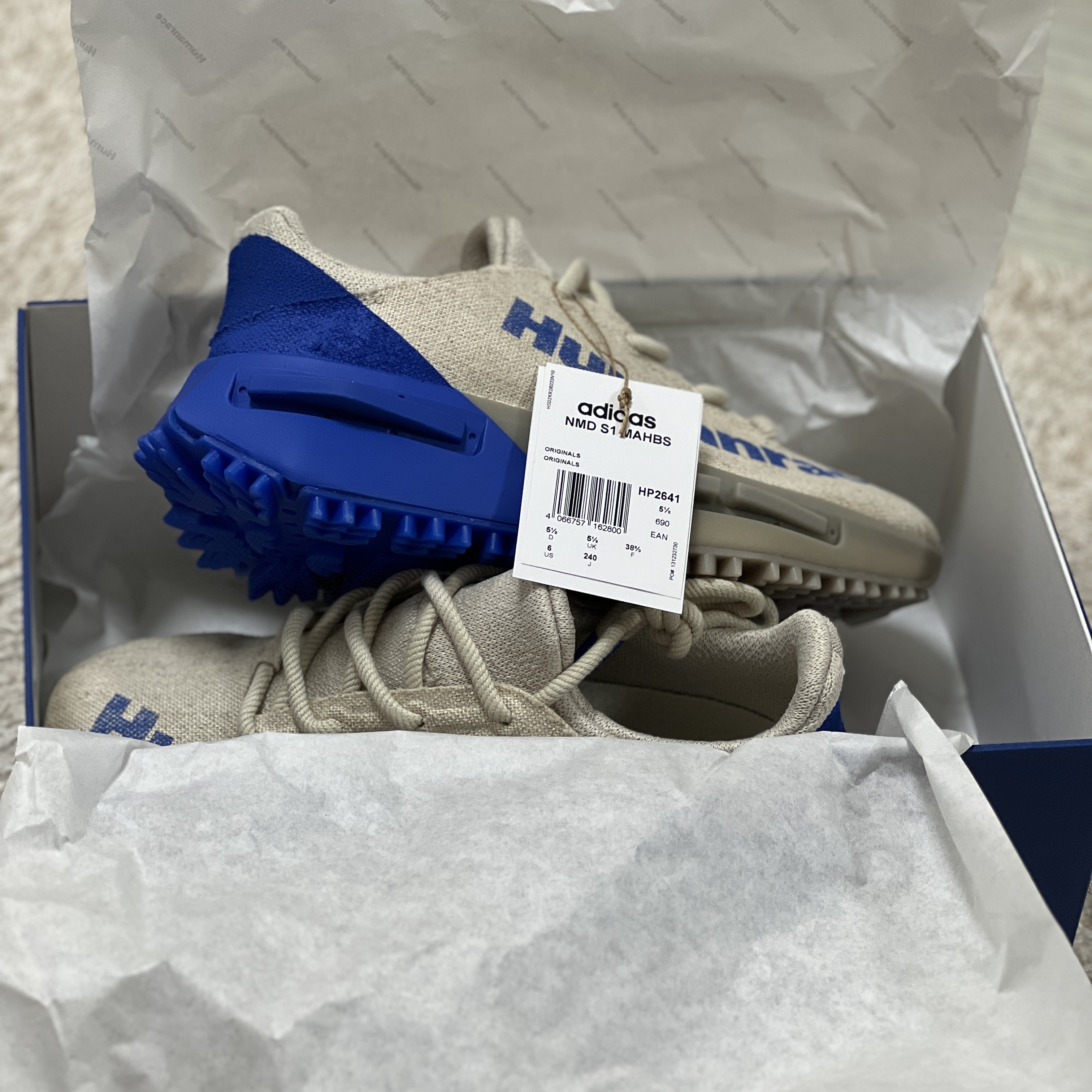 Adidas x Pharrell Williams Humanrace NMD S1 Mahbs Light Brown Bold Blue 착용 스타일 - 2