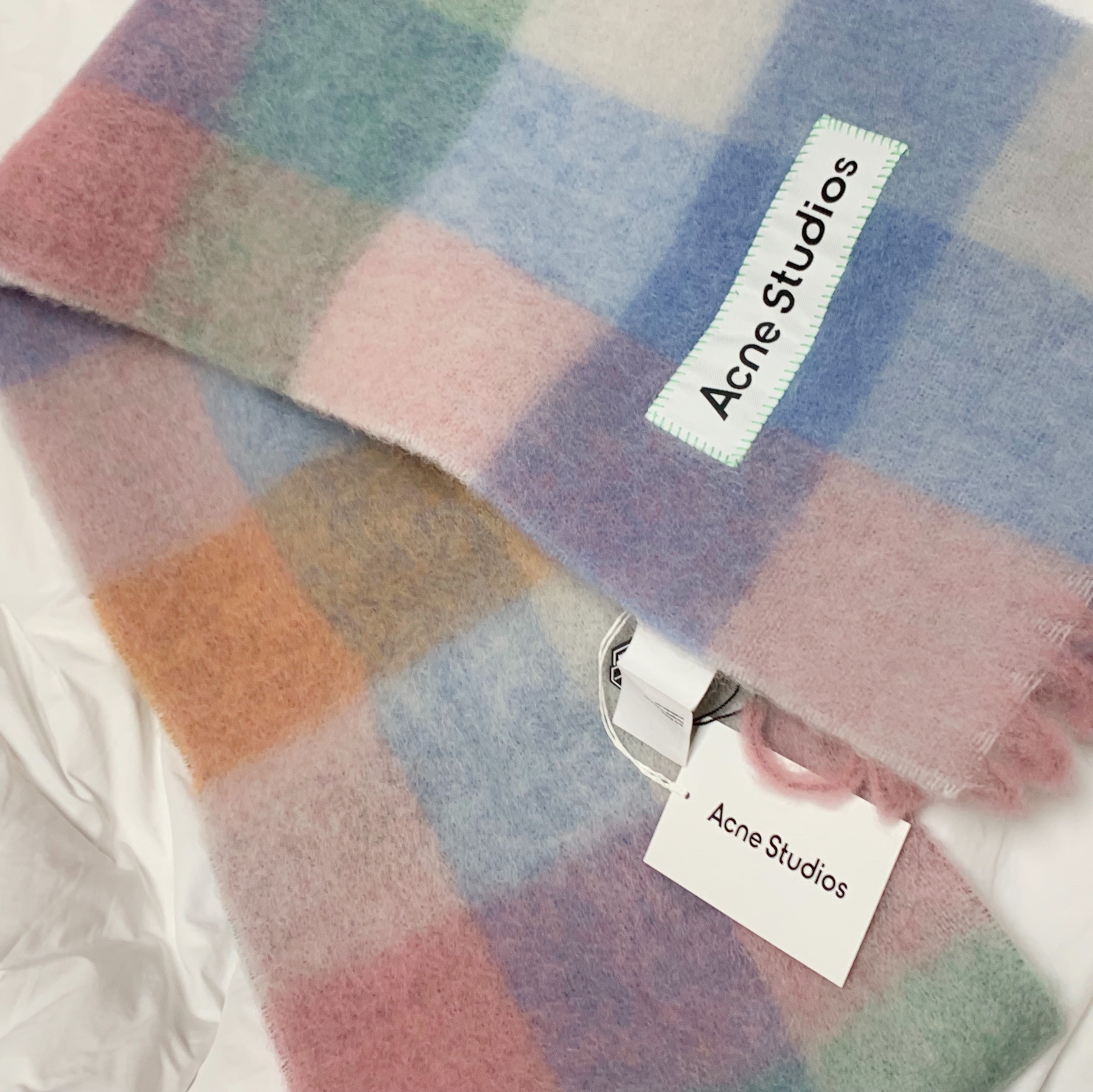 Acne Studios Mohair Check Muffler Pink Light Blue Green 착용 스타일 - 1