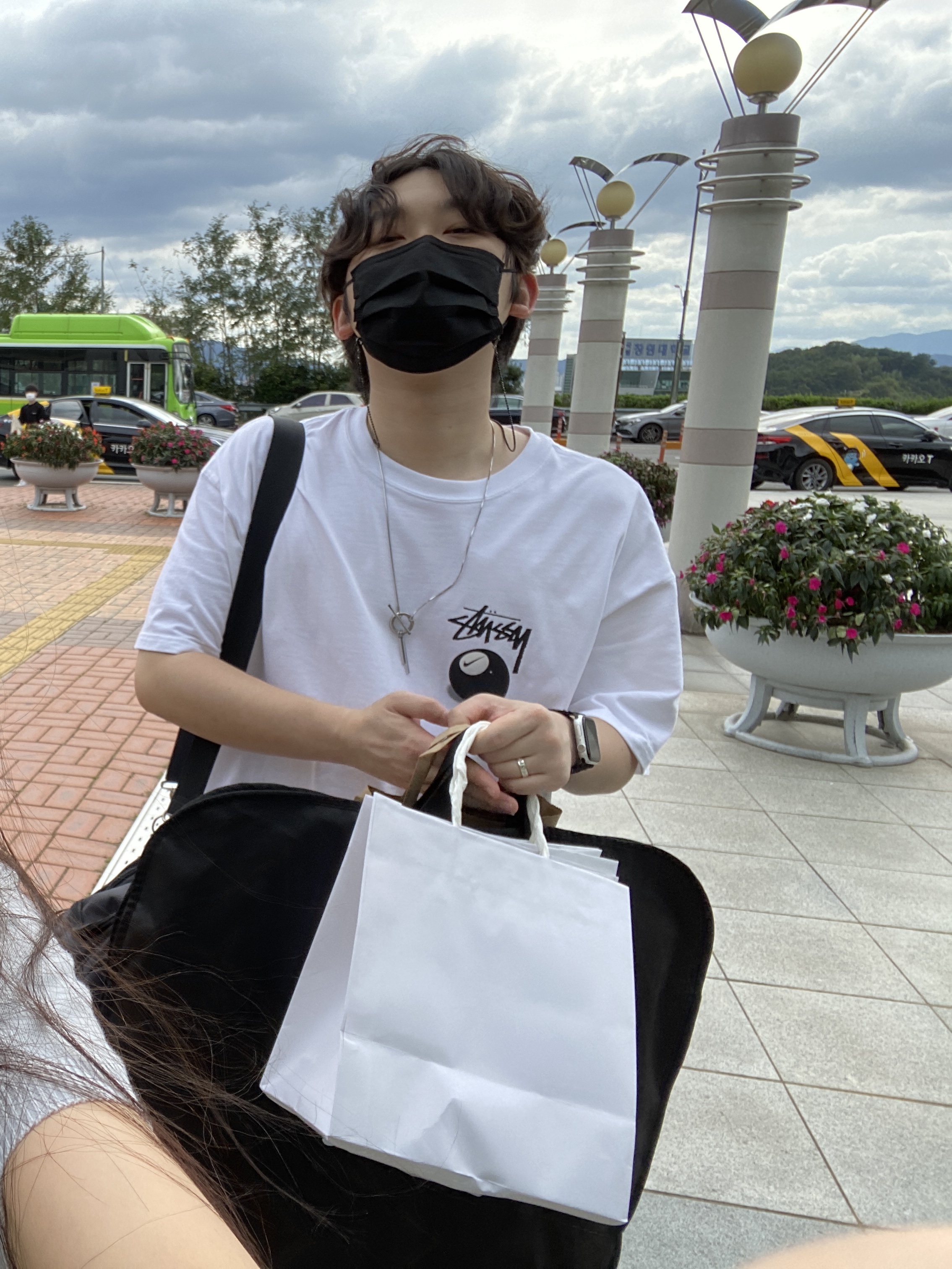 Nike x Stussy NRG FL SS 8 Ball T-Shirt White (DO9323-100) 착용 스타일