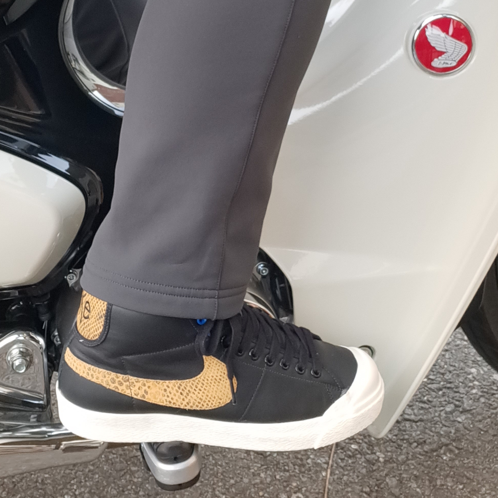Nike x Stussy All Court Mid Black, Arc'teryx Gamma LT Pants Black 착용 스타일 - 2