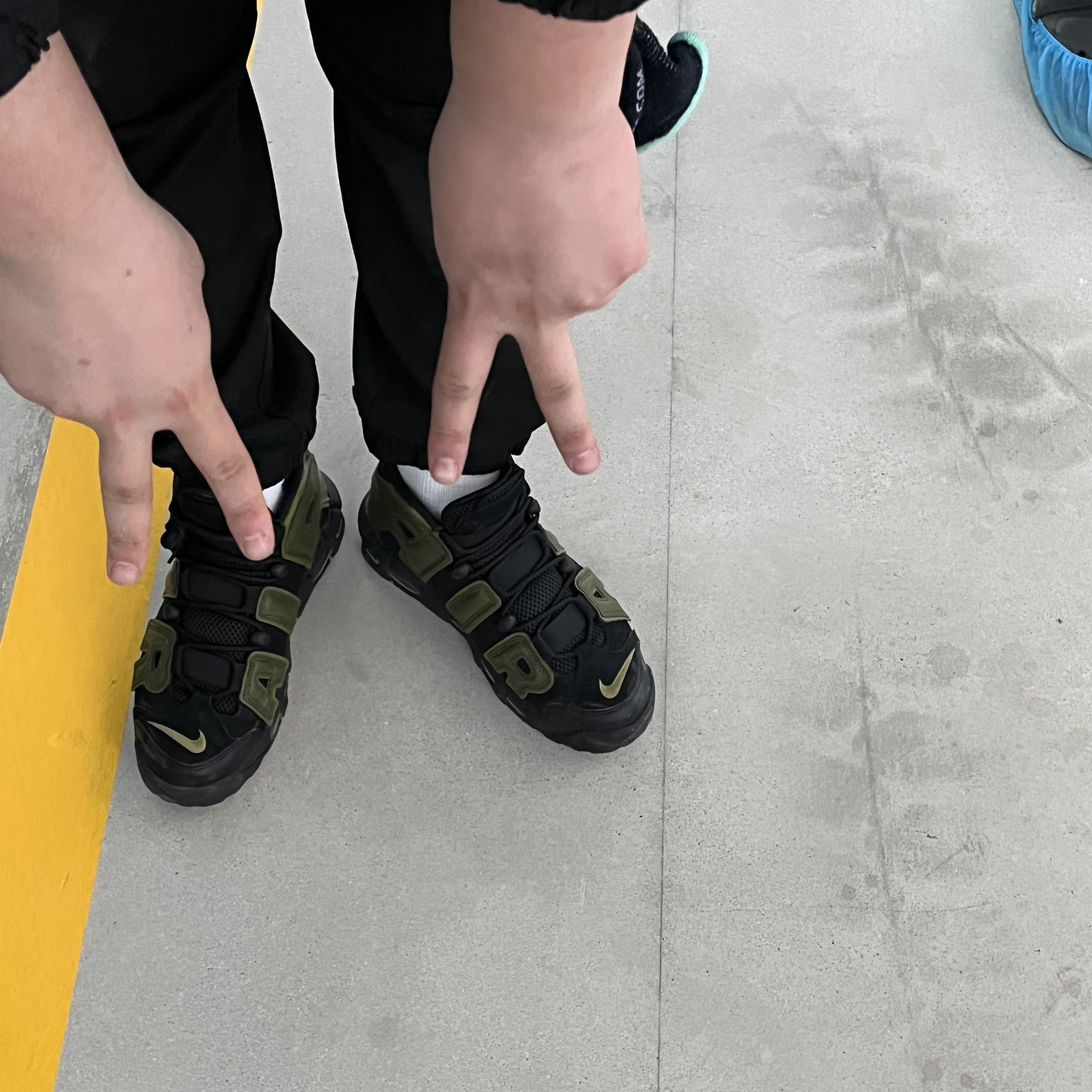 Nike Air More Uptempo 96 Rough Green 착용 스타일