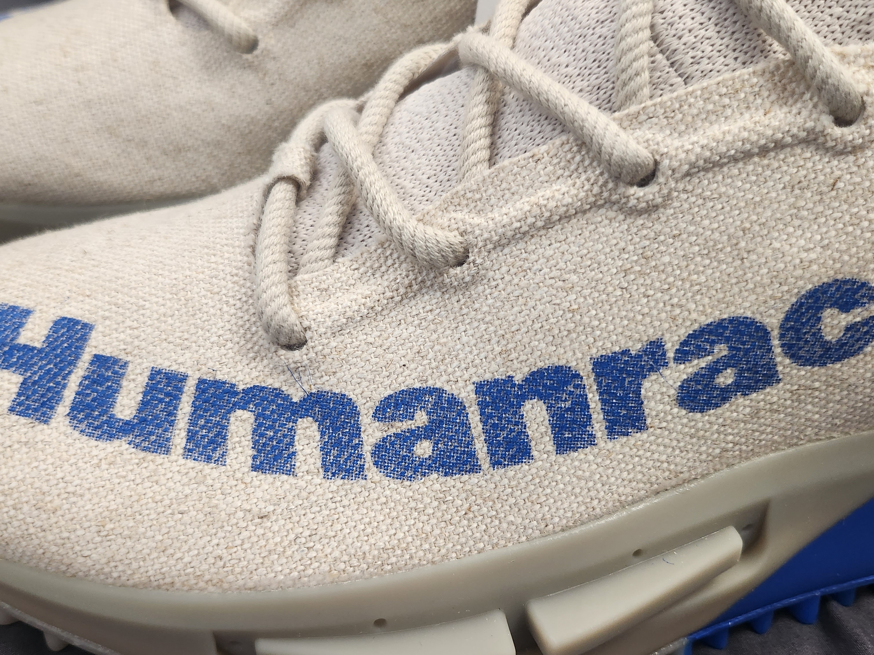 Adidas x Pharrell Williams Humanrace NMD S1 Mahbs Light Brown Bold Blue 착용 스타일 - 3