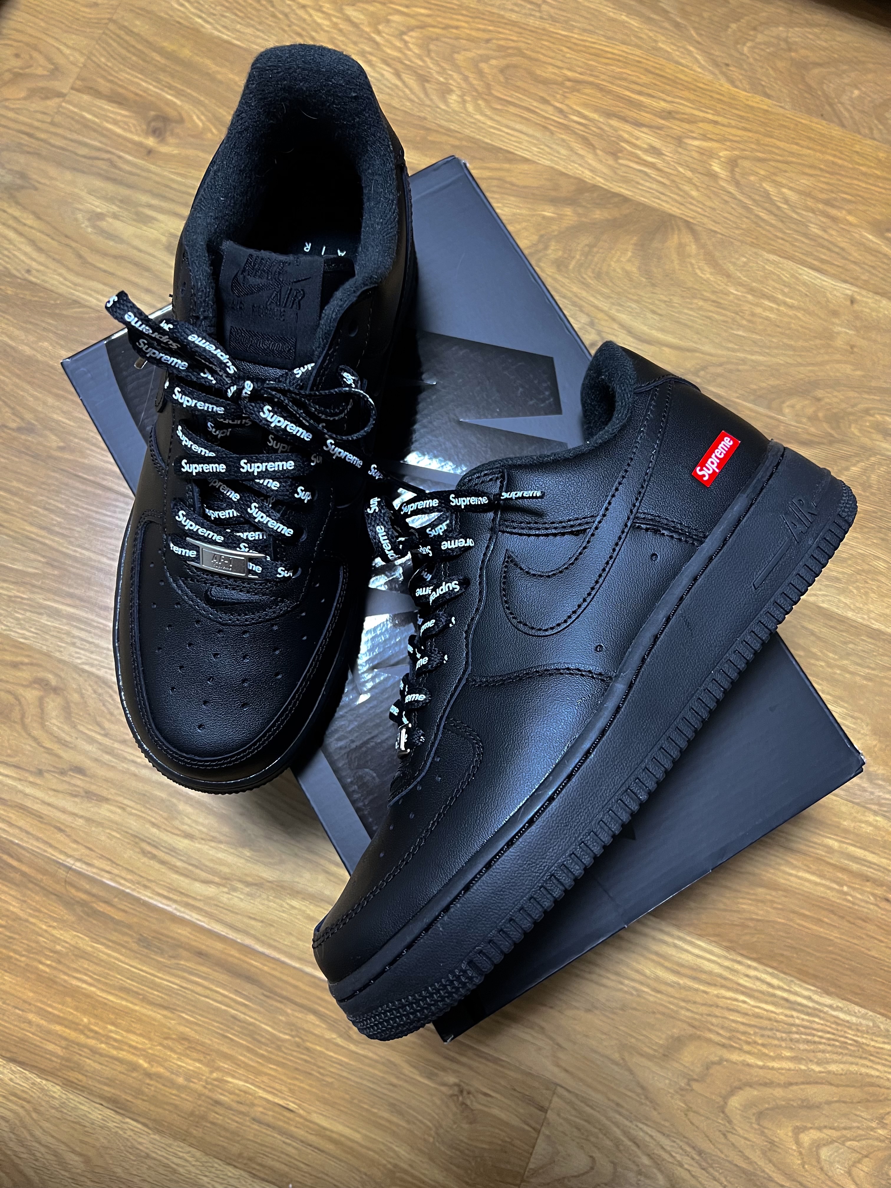 Nike x Supreme Air Force 1 Low Black 착용 스타일