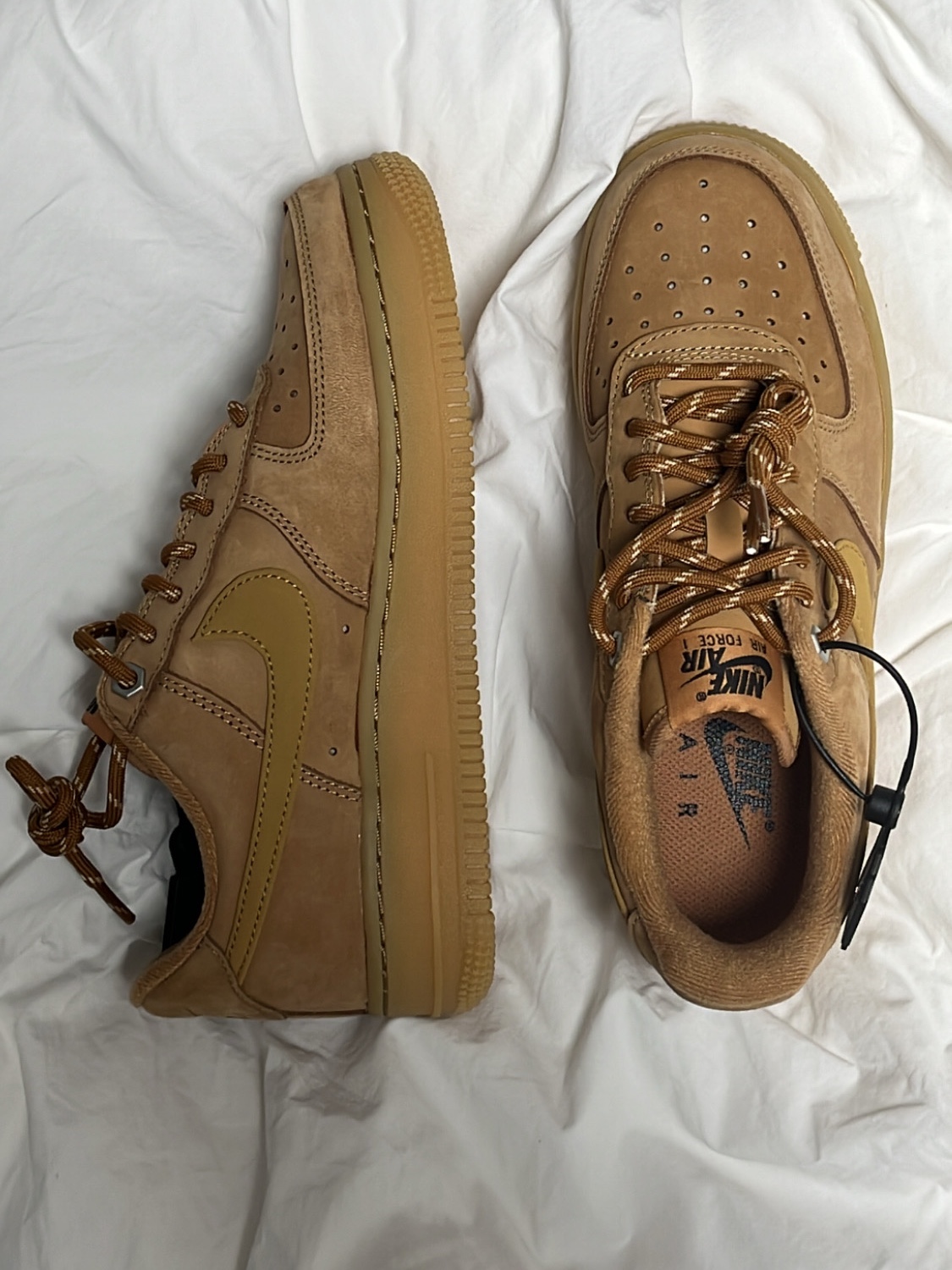 Nike Air Force 1 '07 WB Flax 착용 스타일