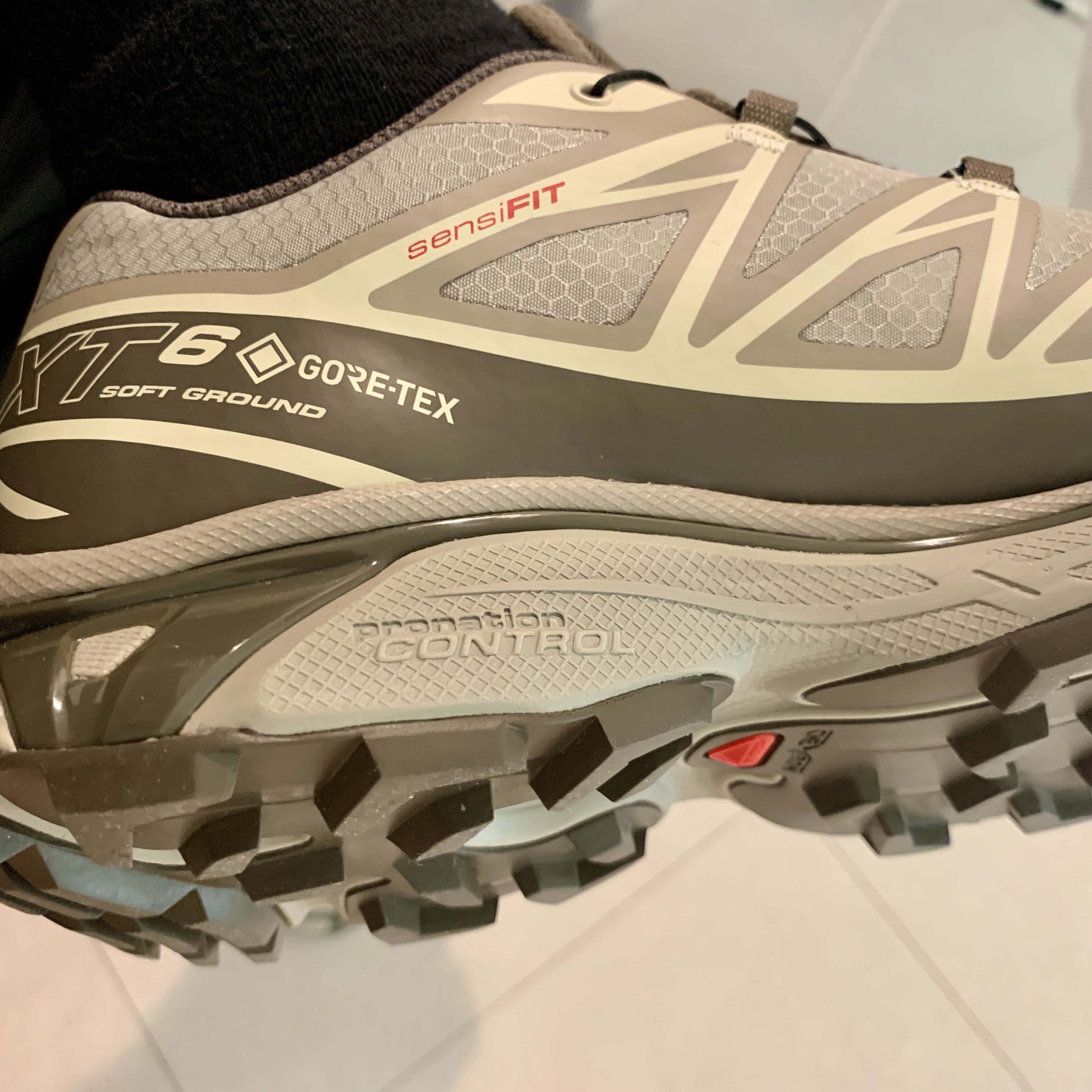 Salomon XT-6 Gore-Tex Vintage Khaki 착용 스타일 - 3