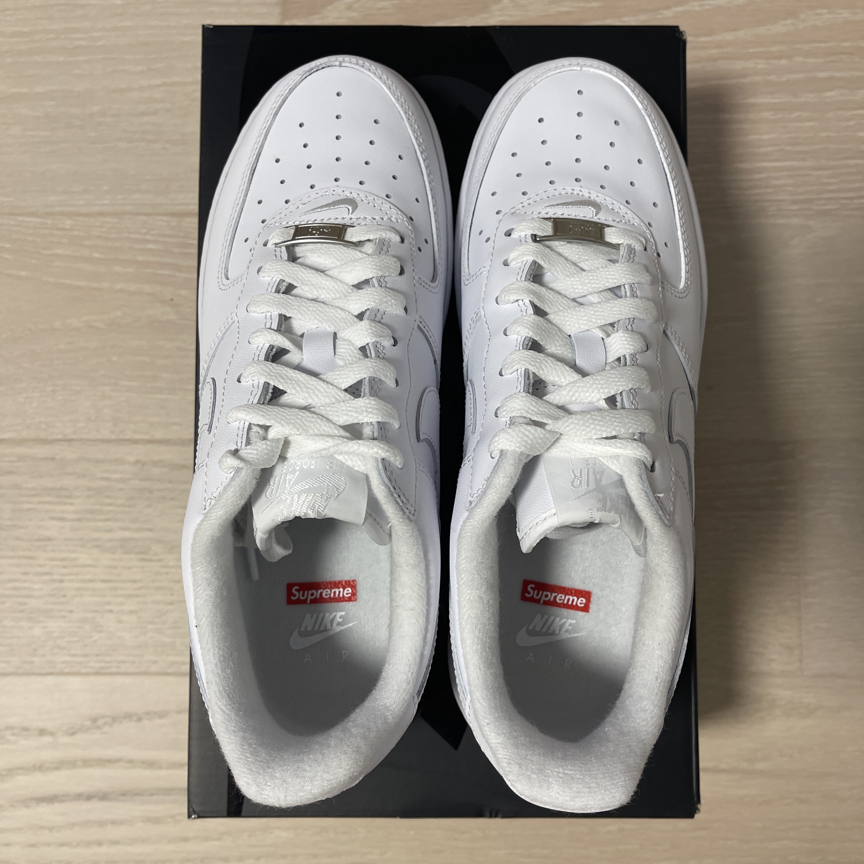 Nike x Supreme Air Force 1 Low White 착용 스타일 - 2
