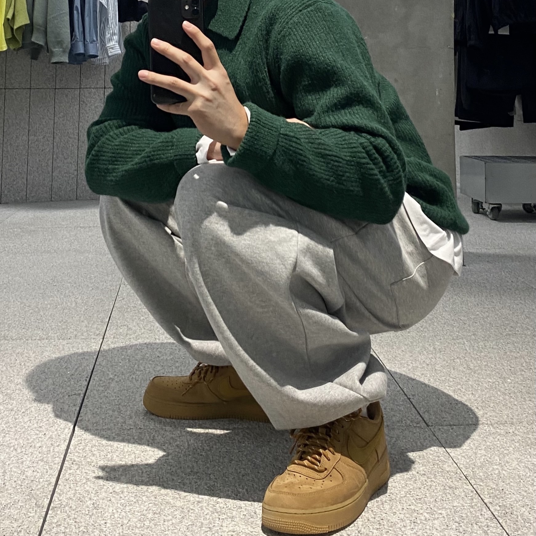 Nike Air Force 1 '07 WB Flax 착용 스타일