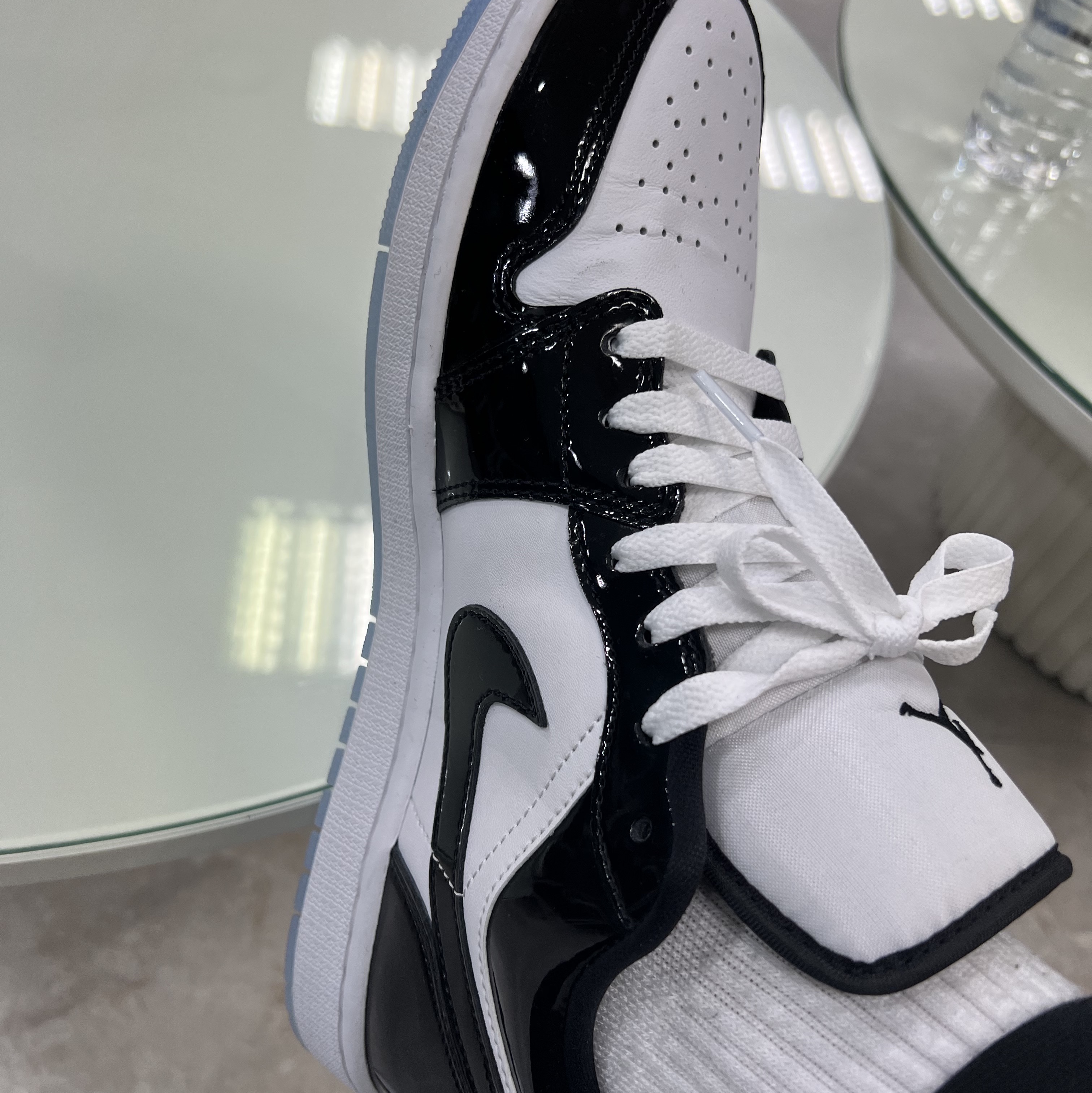 Jordan 1 Low SE Concord 착용 스타일 - 1