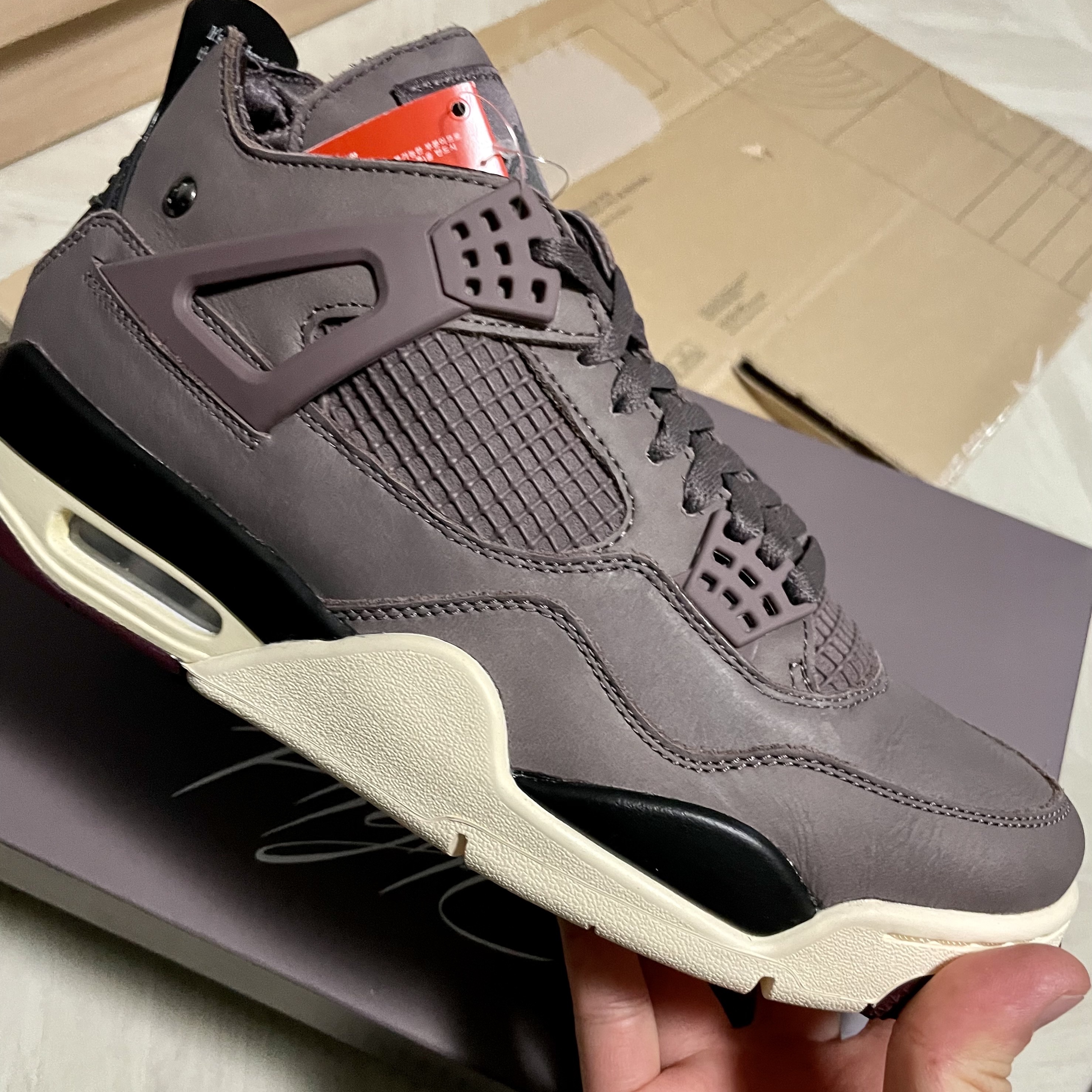 Jordan 4 x A Ma Maniere Retro Violet Ore 착용 스타일 - 3