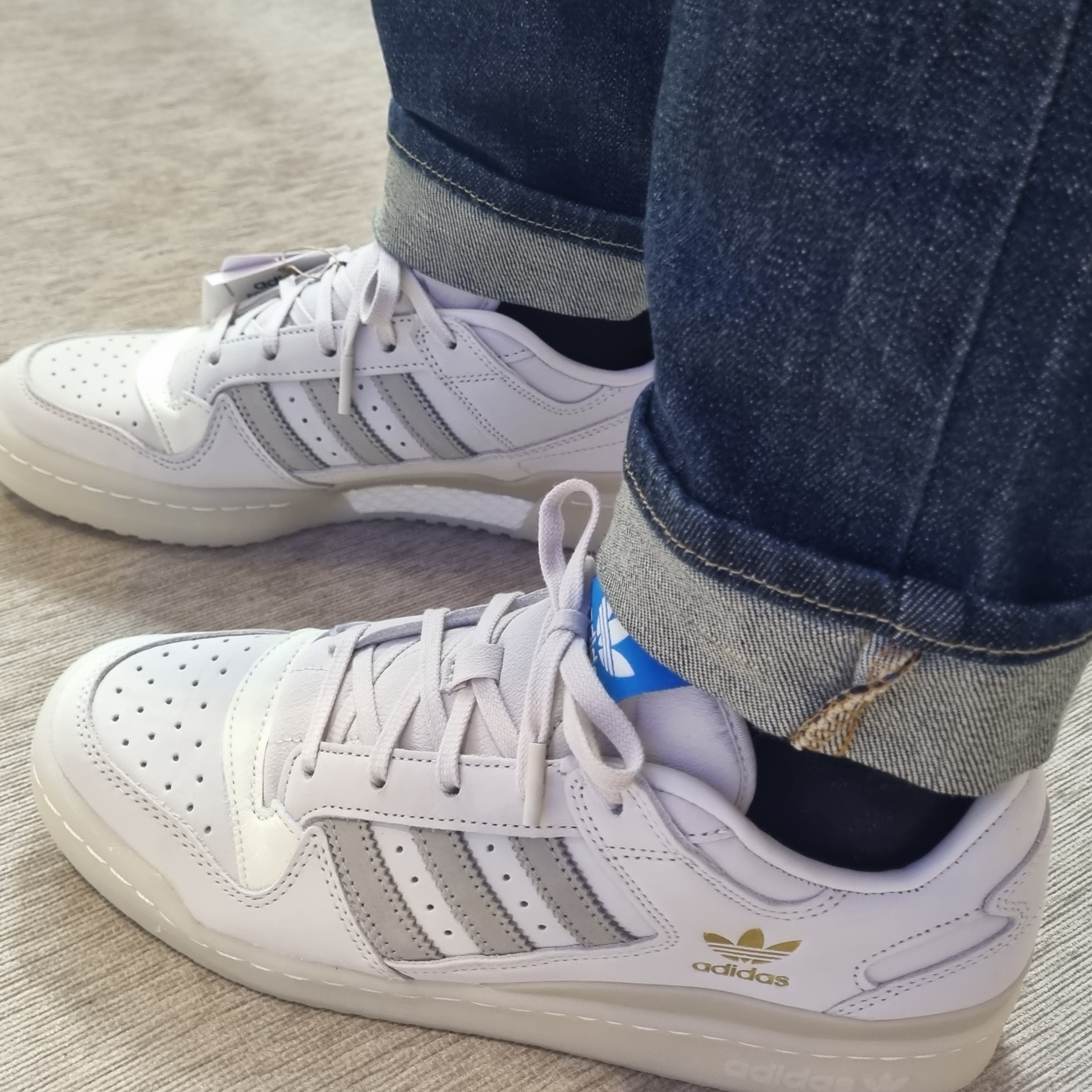 Adidas Forum Low Talc Sesame 착용 스타일 - 1