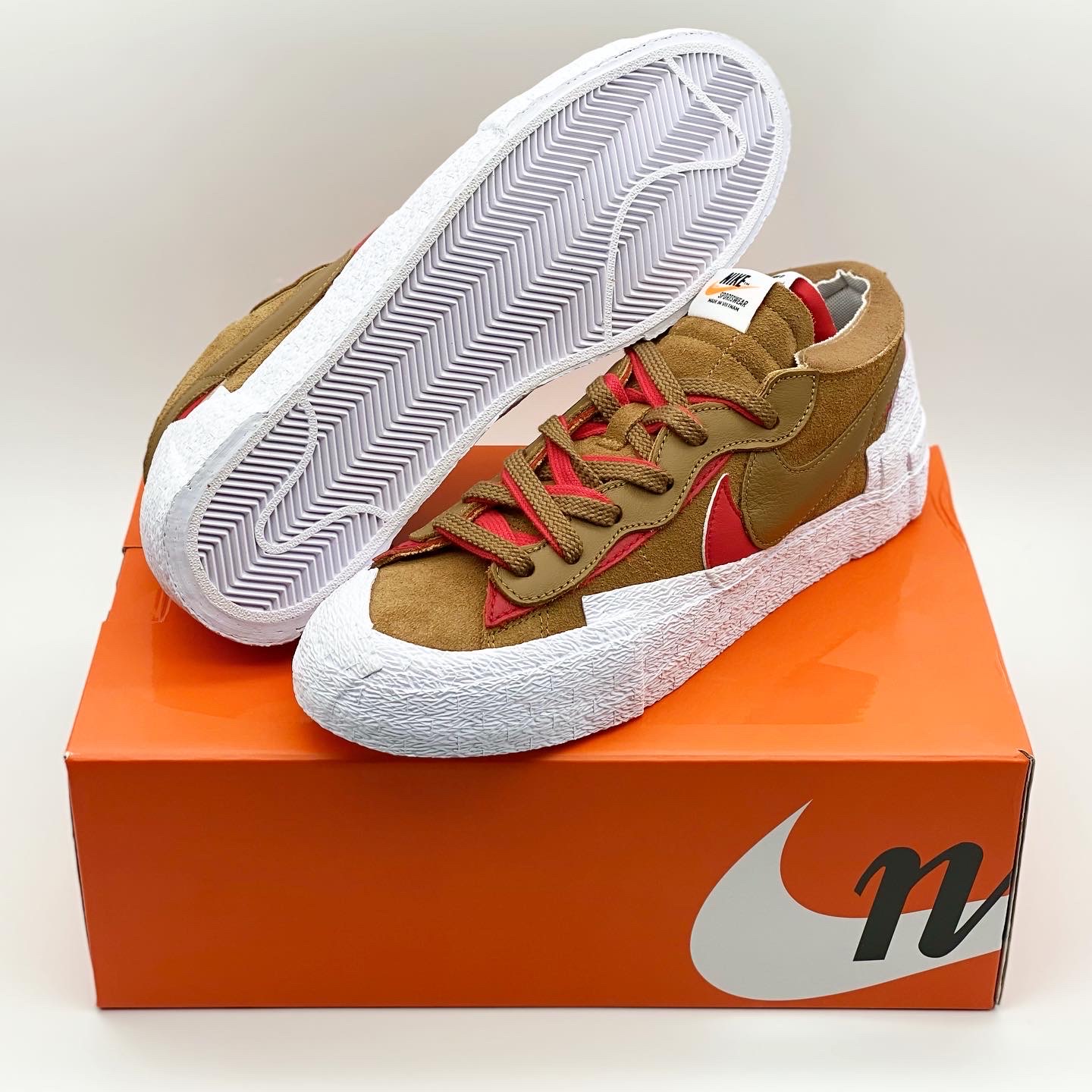 Nike x Sacai Blazer Low British Tan 착용 스타일 - 1