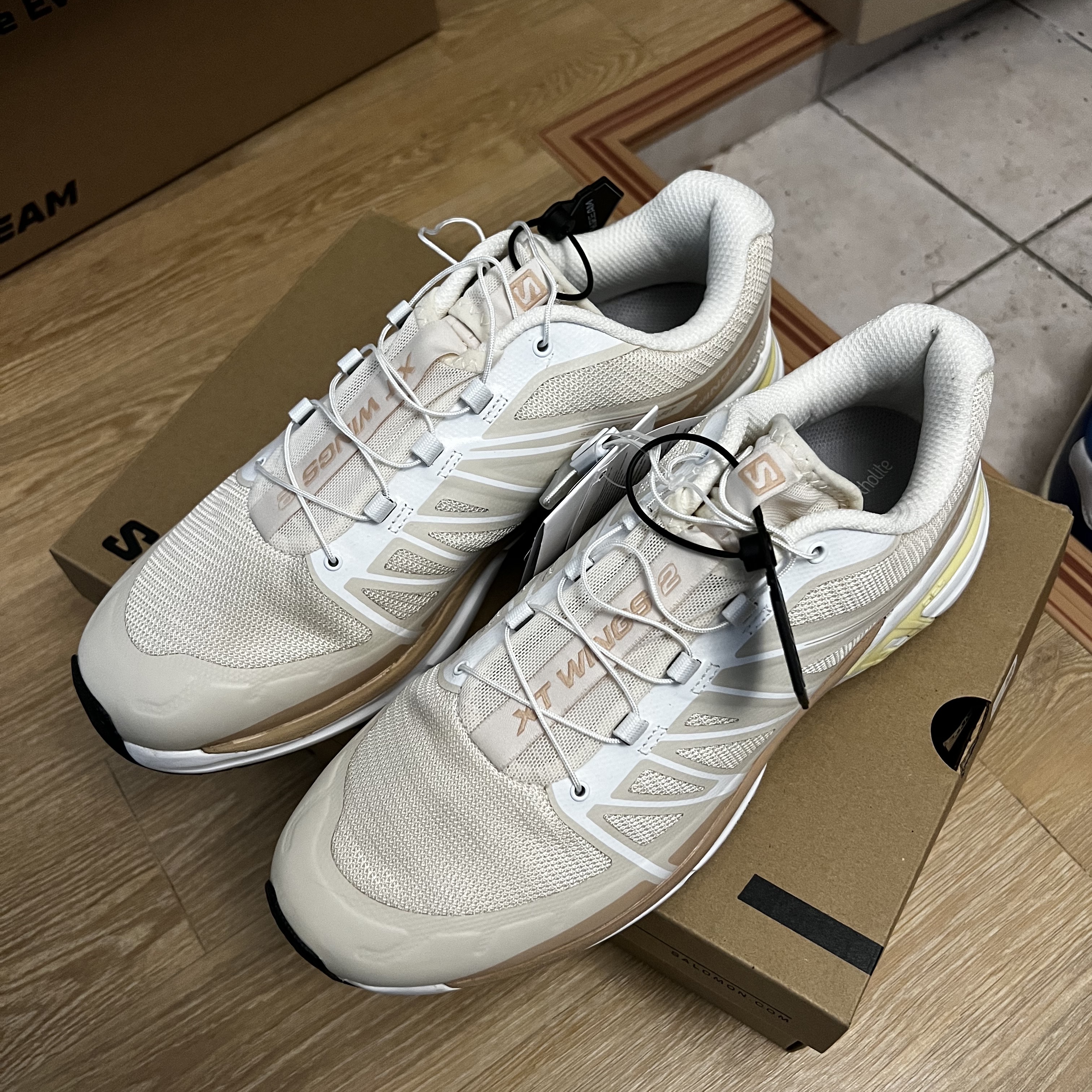 Salomon XT-Wings 2 Turtledove 착용 스타일 - 4