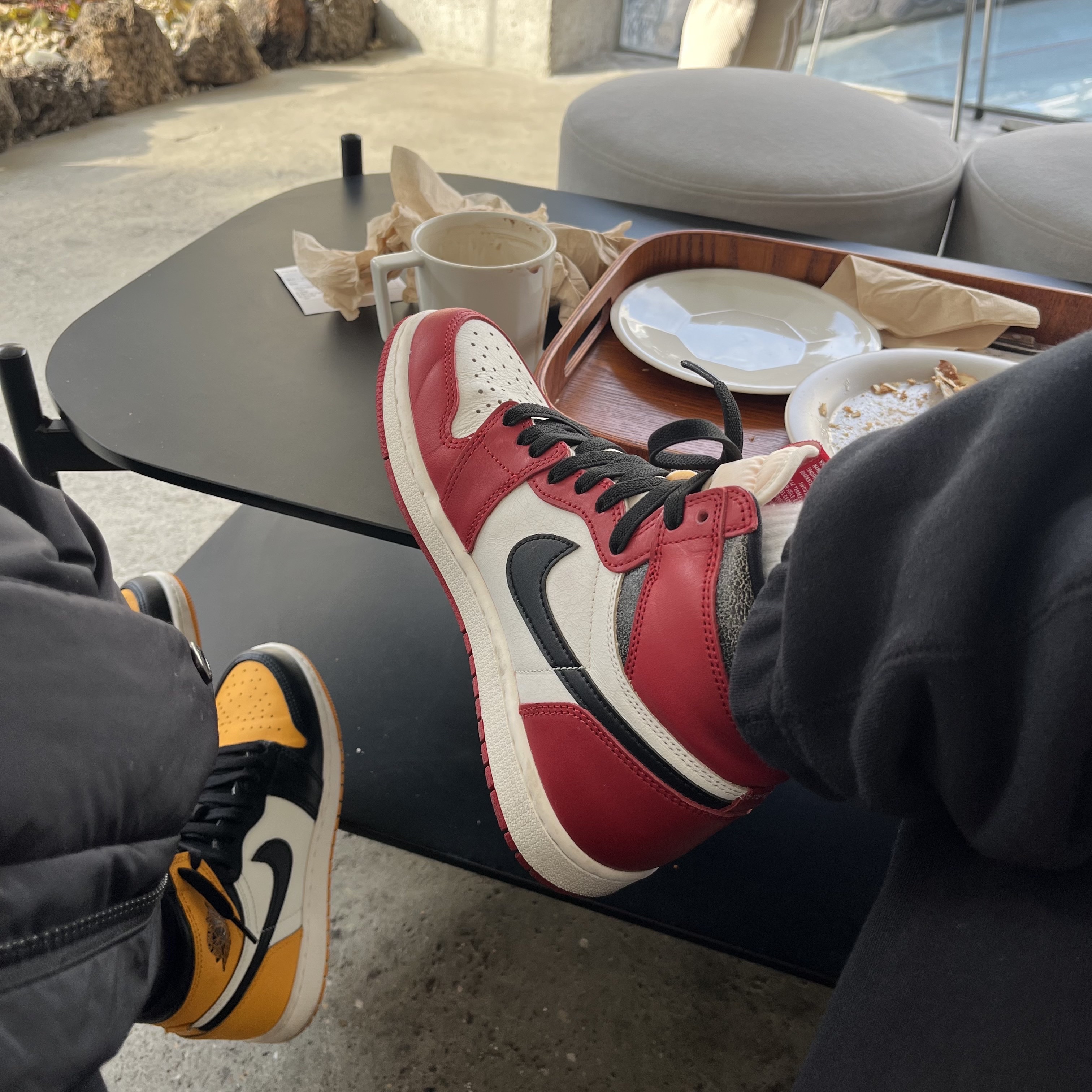 Jordan 1 Retro High OG Chicago 2022, (GS) Jordan 1 Mid Taxi 착용 스타일