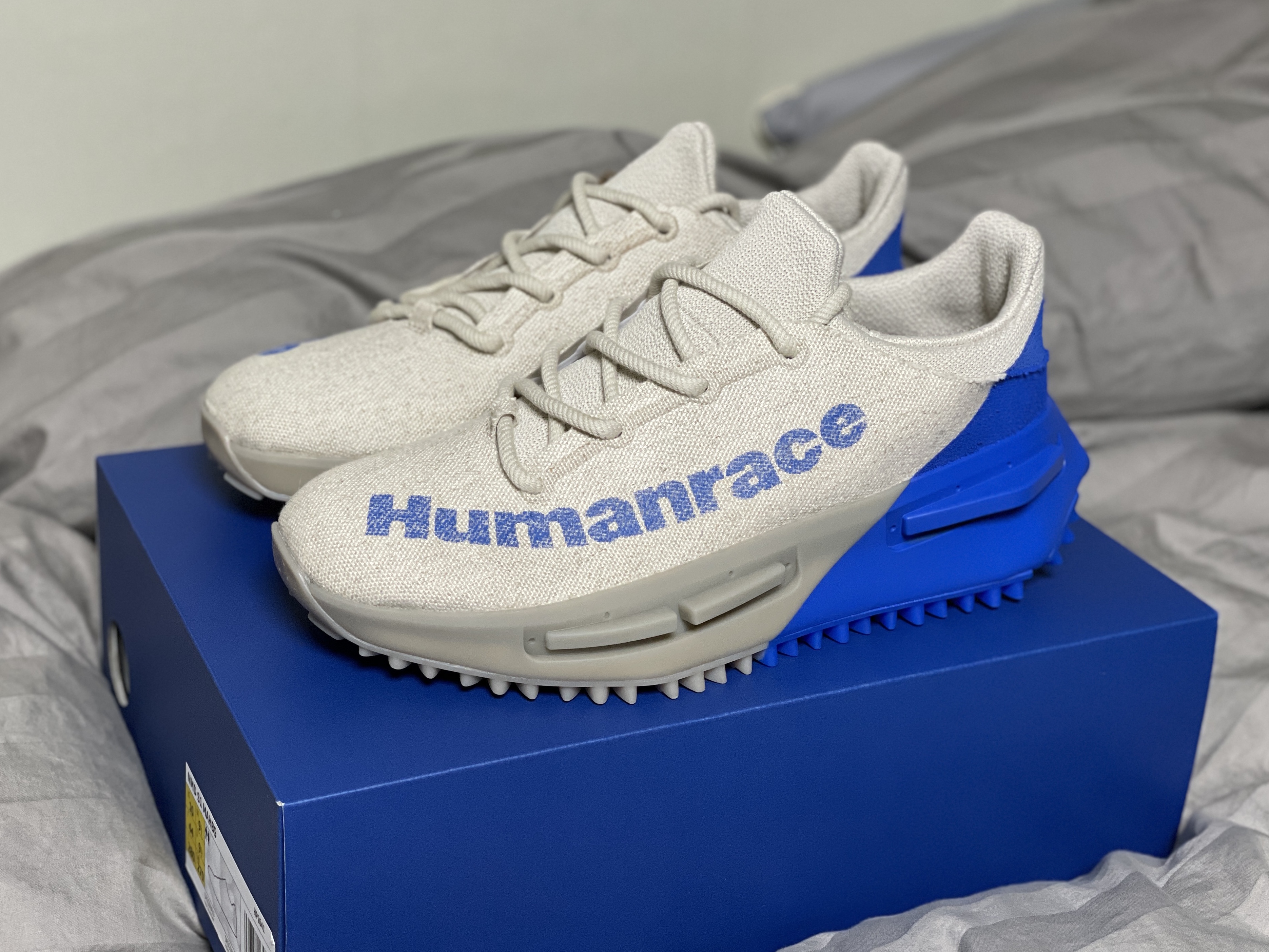 Adidas x Pharrell Williams Humanrace NMD S1 Mahbs Light Brown Bold Blue 착용 스타일