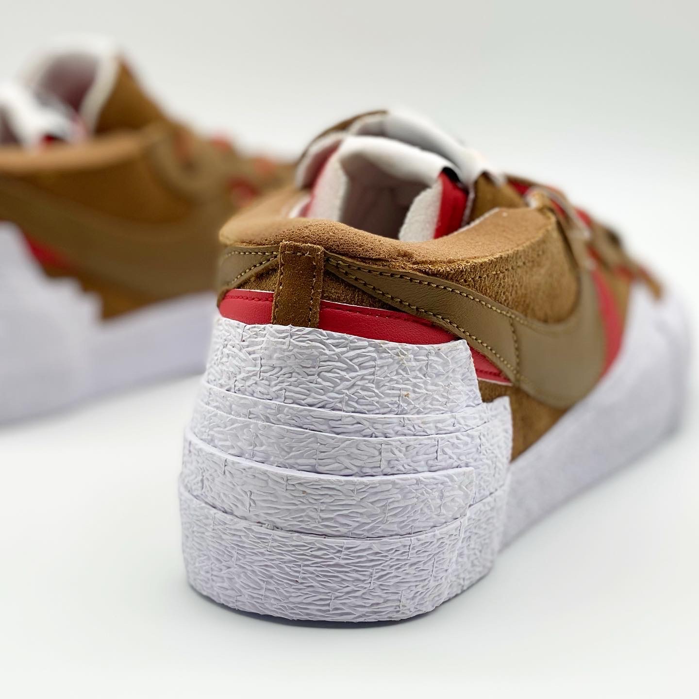 Nike x Sacai Blazer Low British Tan 착용 스타일 - 3