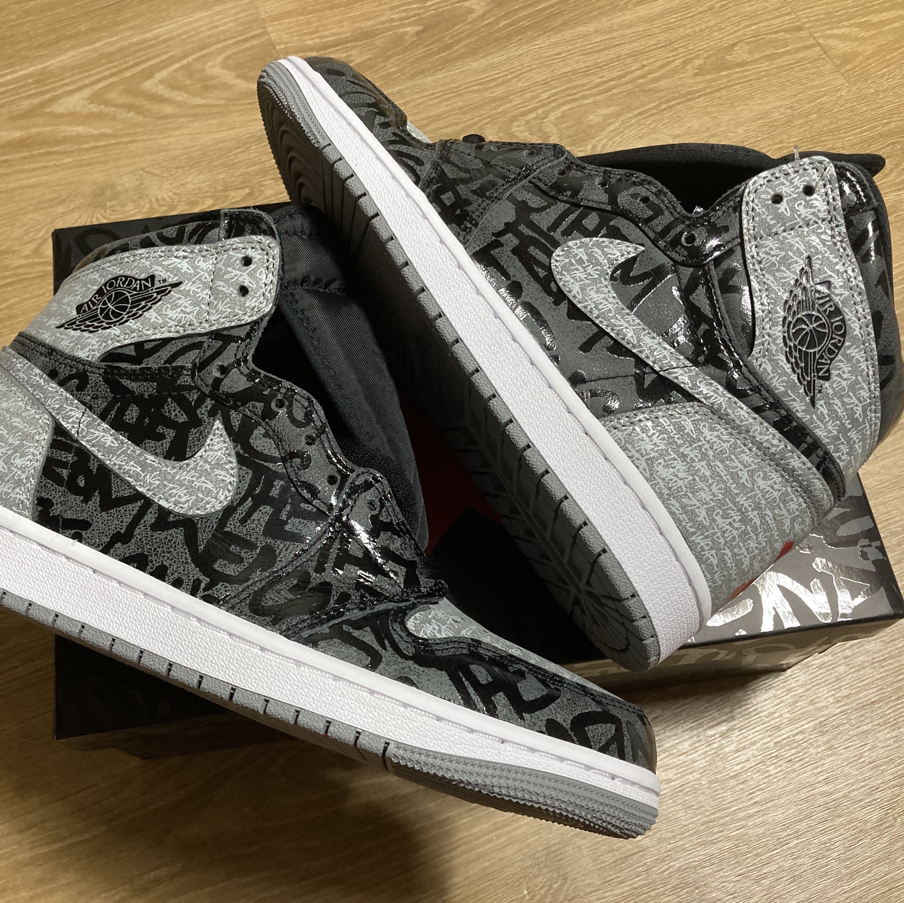 Jordan 1 Retro High OG Rebellionaire 착용 스타일 - 1