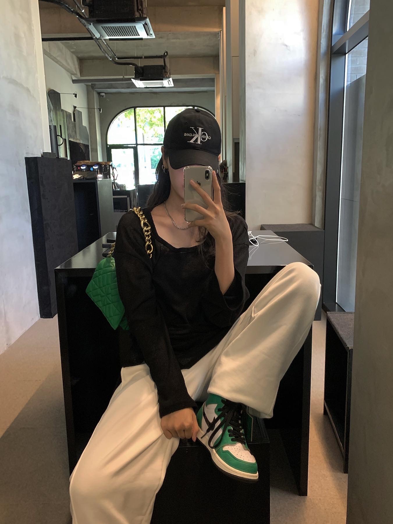 (W) Jordan 1 Retro High OG Lucky Green 착용 스타일 - 1