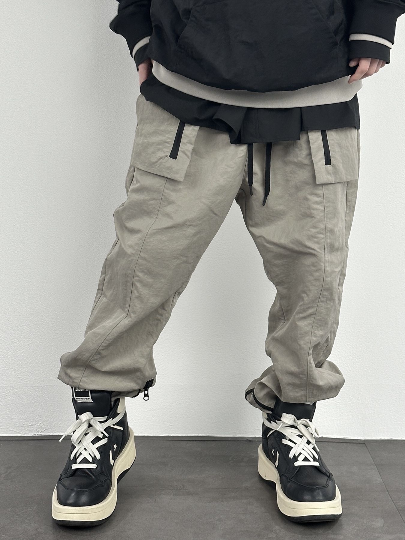 Converse x Drkshdw Turbowpn Black Cream 착용 스타일 - 4