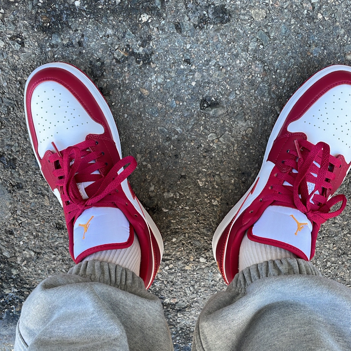 Jordan 1 Low Cardinal Red 착용 스타일