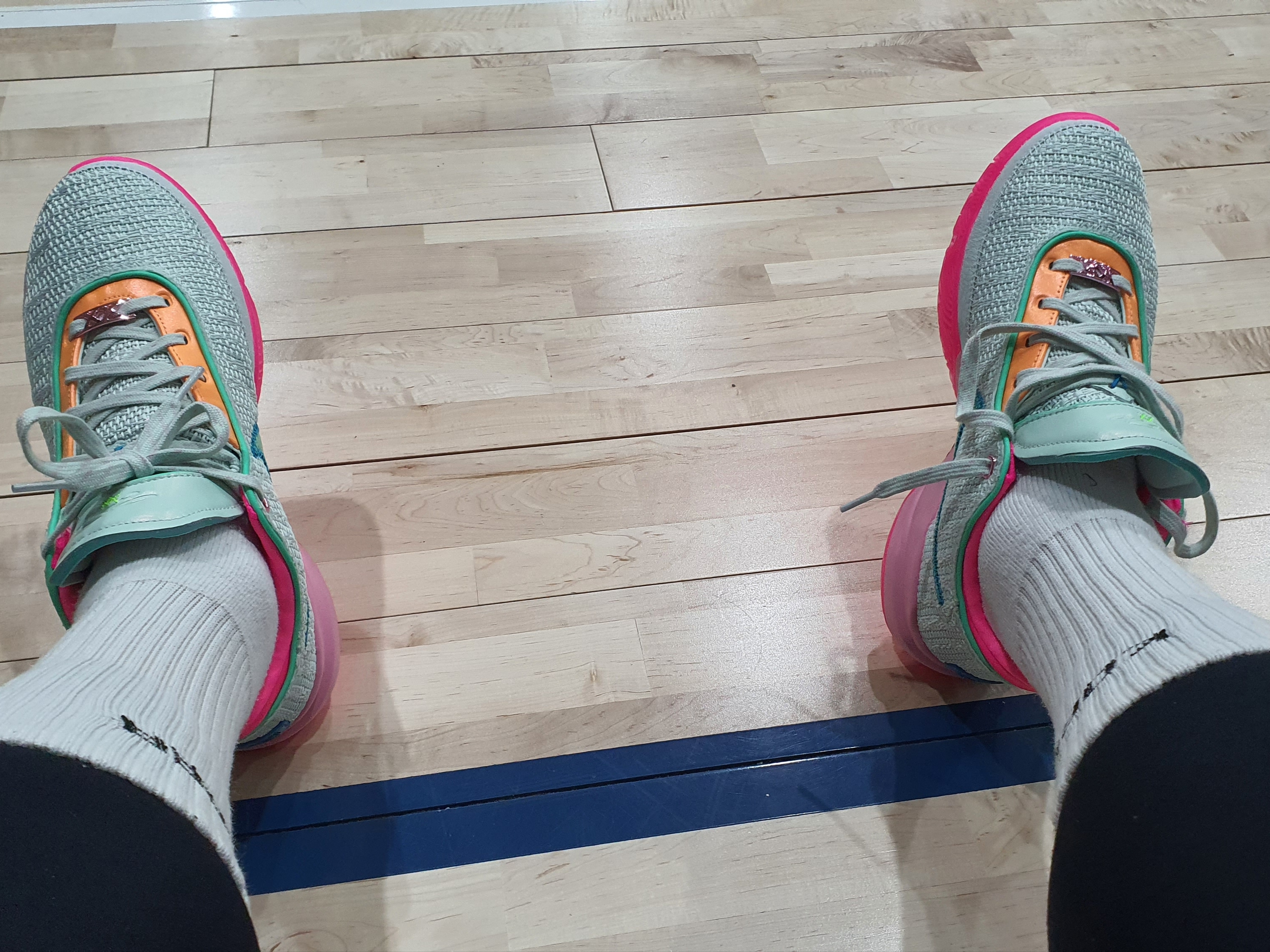 Nike LeBron XX EP Barely Green 착용 스타일 - 2