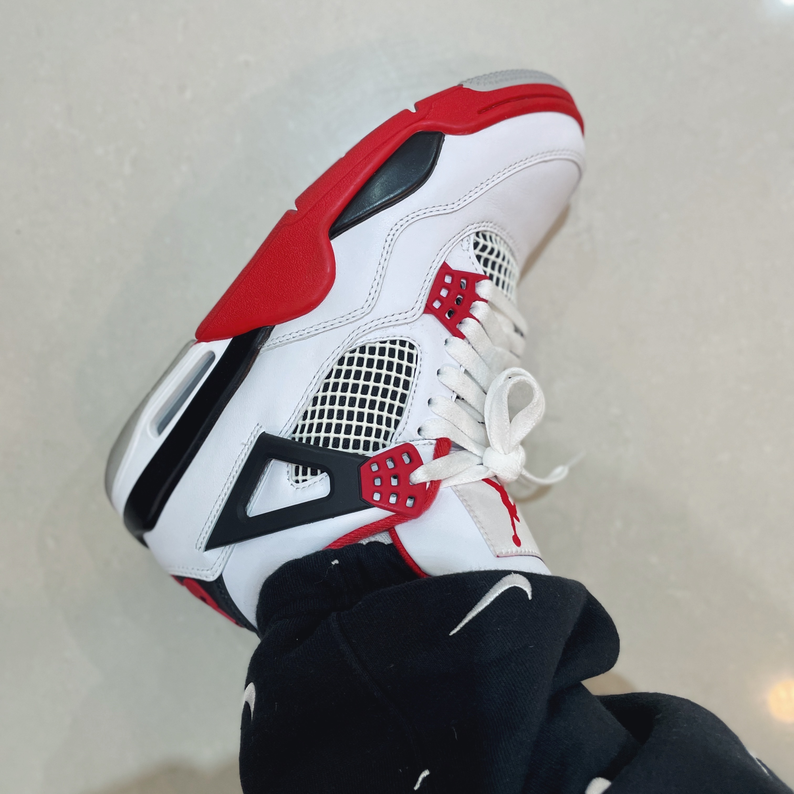 Jordan 4 Retro OG Fire Red 2020 착용 스타일