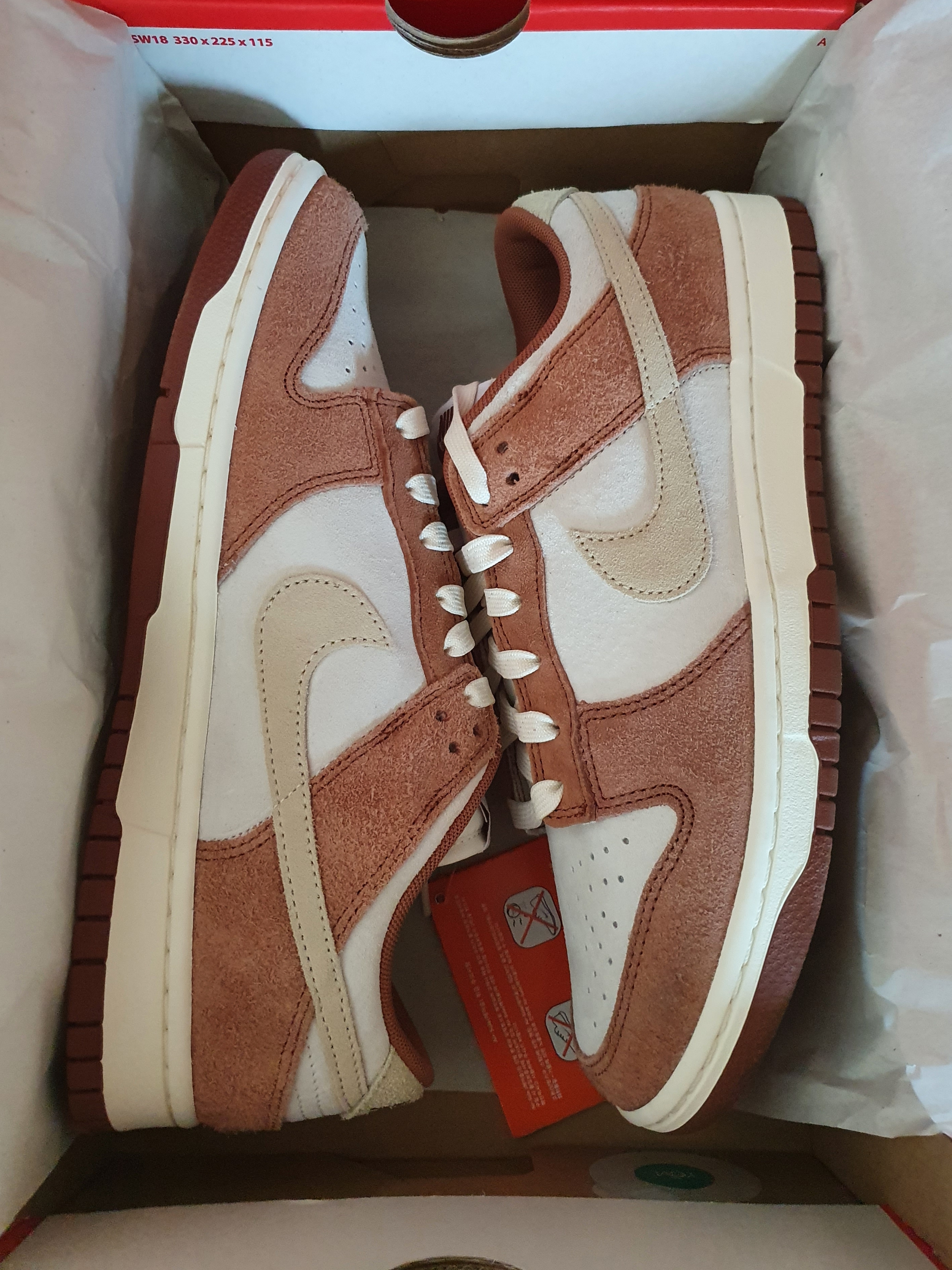 Nike Dunk Low Pro Premium Medium Curry 착용 스타일
