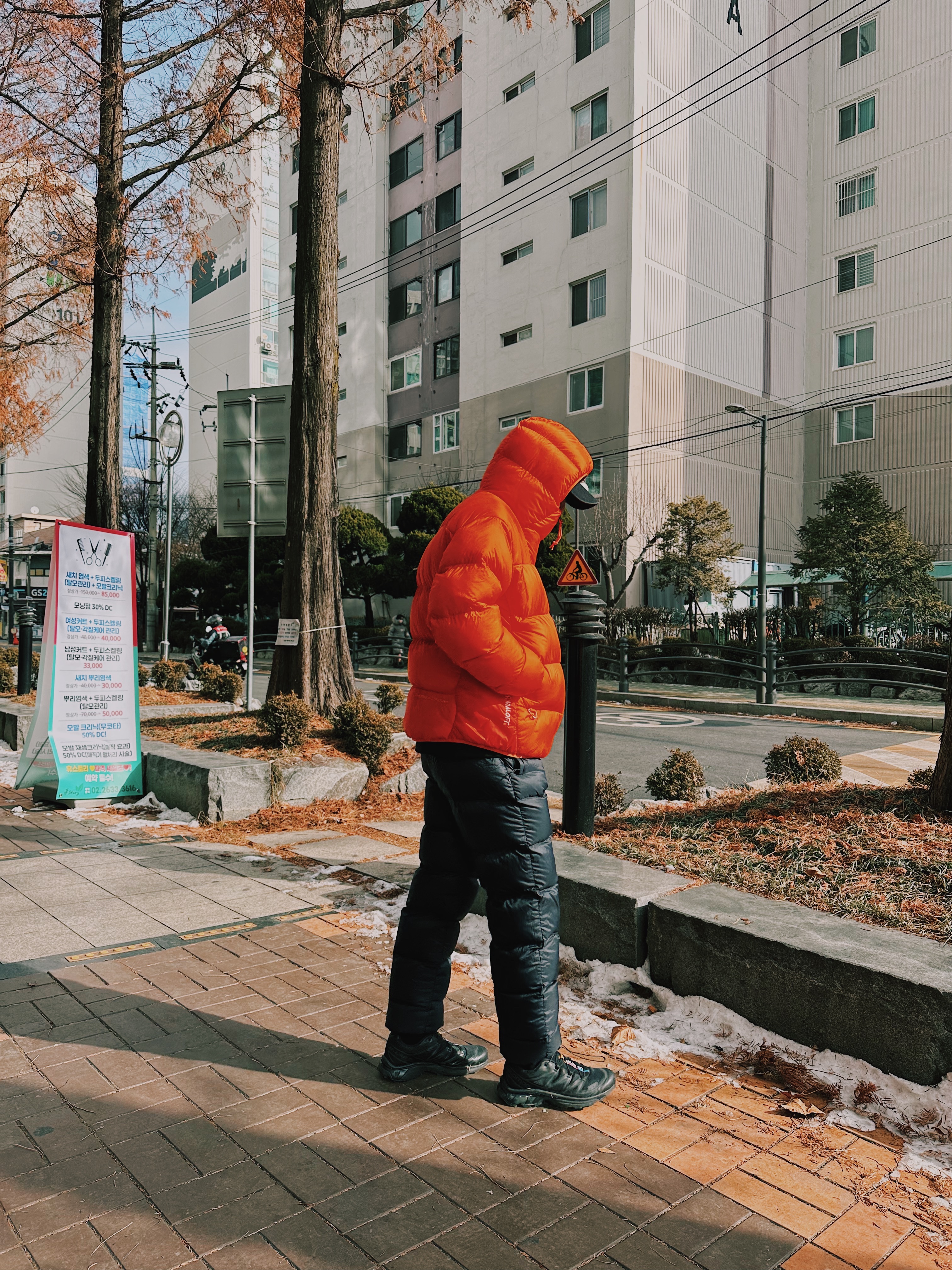 Nike ACG Therma-Fit ADV Lunar Lake Puffer Jacket Safety Orange - Asia 착용 스타일