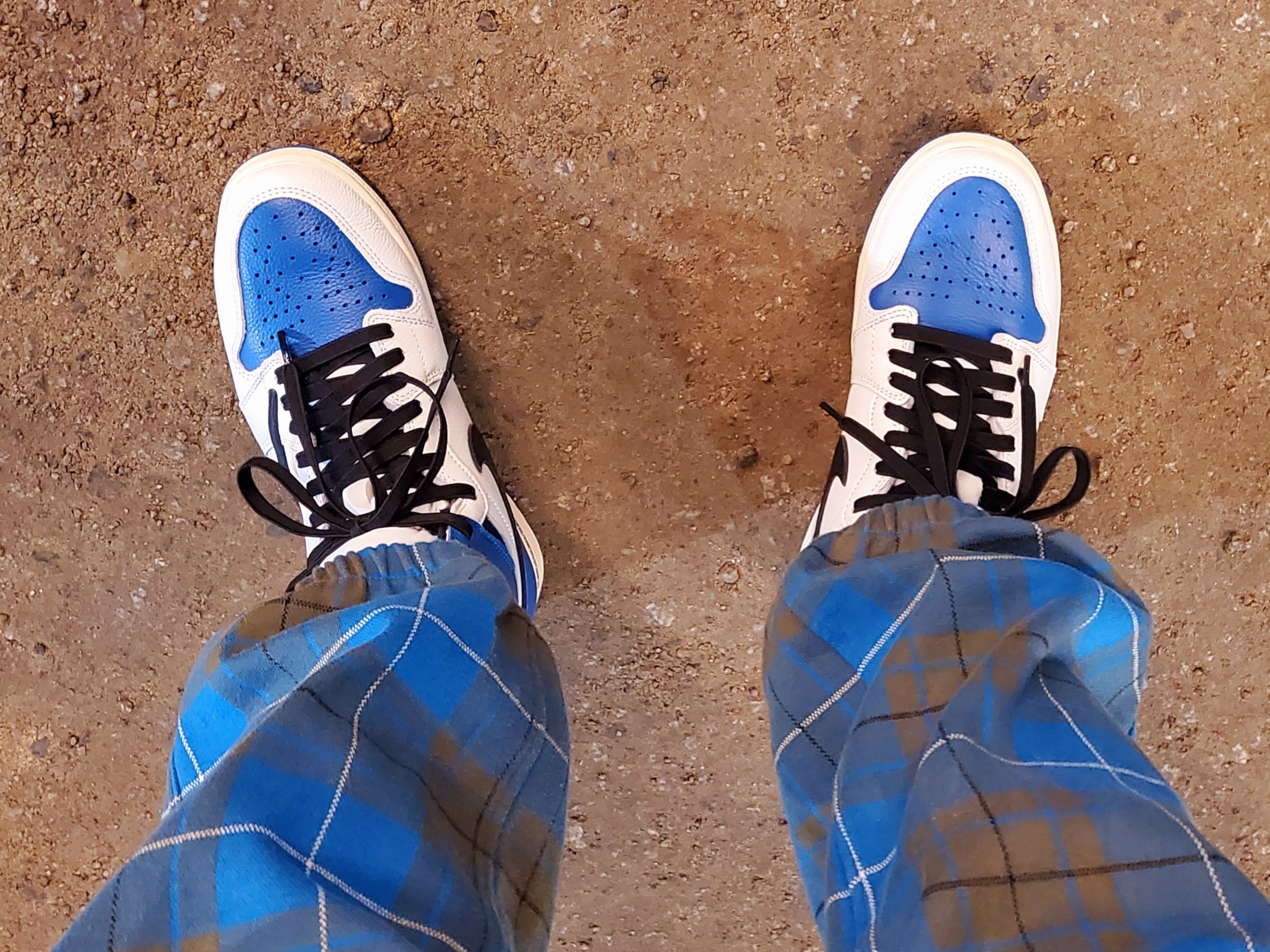 Jordan 1 x Travis Scott x Fragment Retro High OG SP Military Blue 착용 스타일 - 2