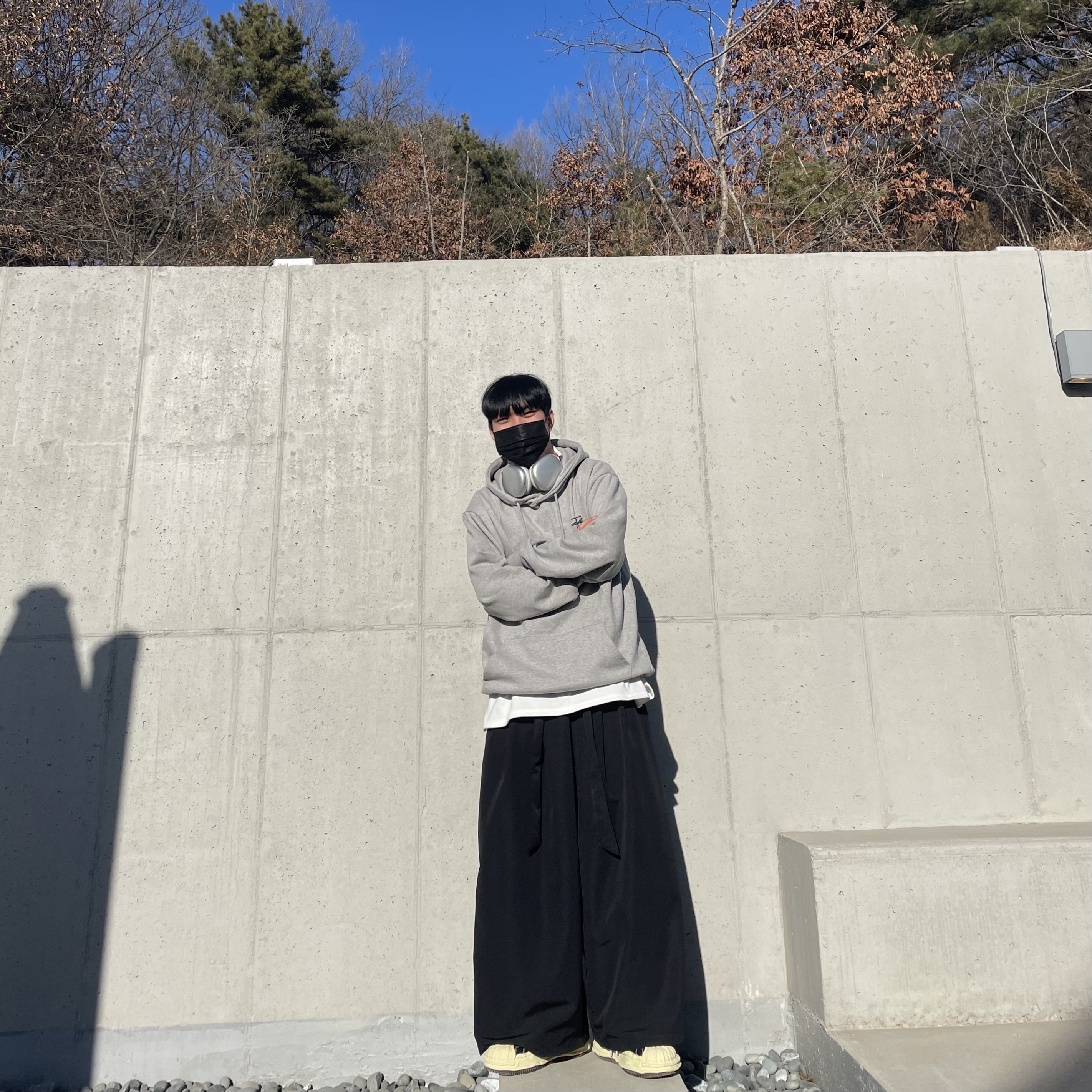 Maison Mihara Yasuhiro Blakey VL OG Sole Canvas Low-top Sneakers Black, Apple AirPods Max Lightning Silver (Korean Ver.) 착용 스타일 - 4