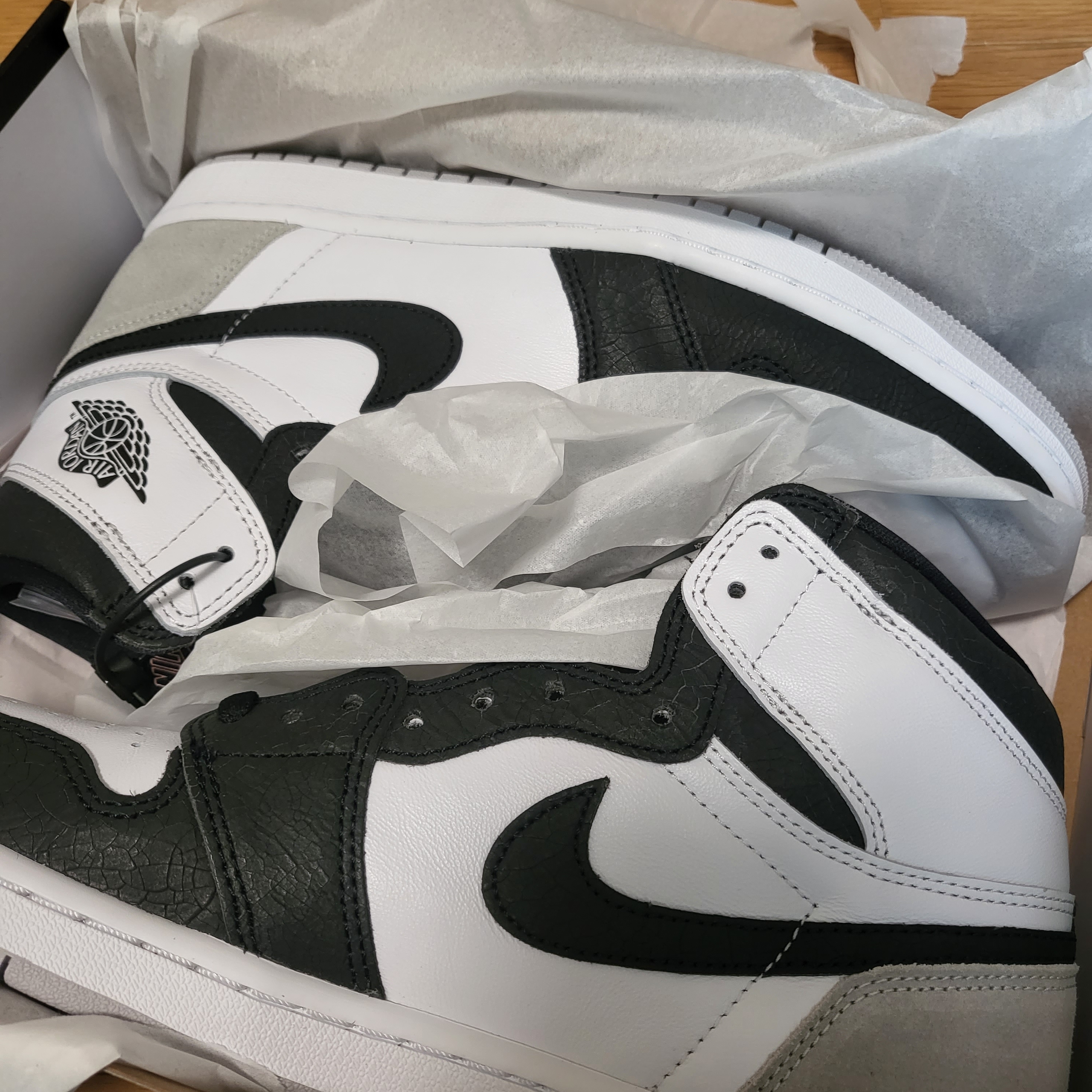 Jordan 1 Retro High OG Bleached Coral 착용 스타일