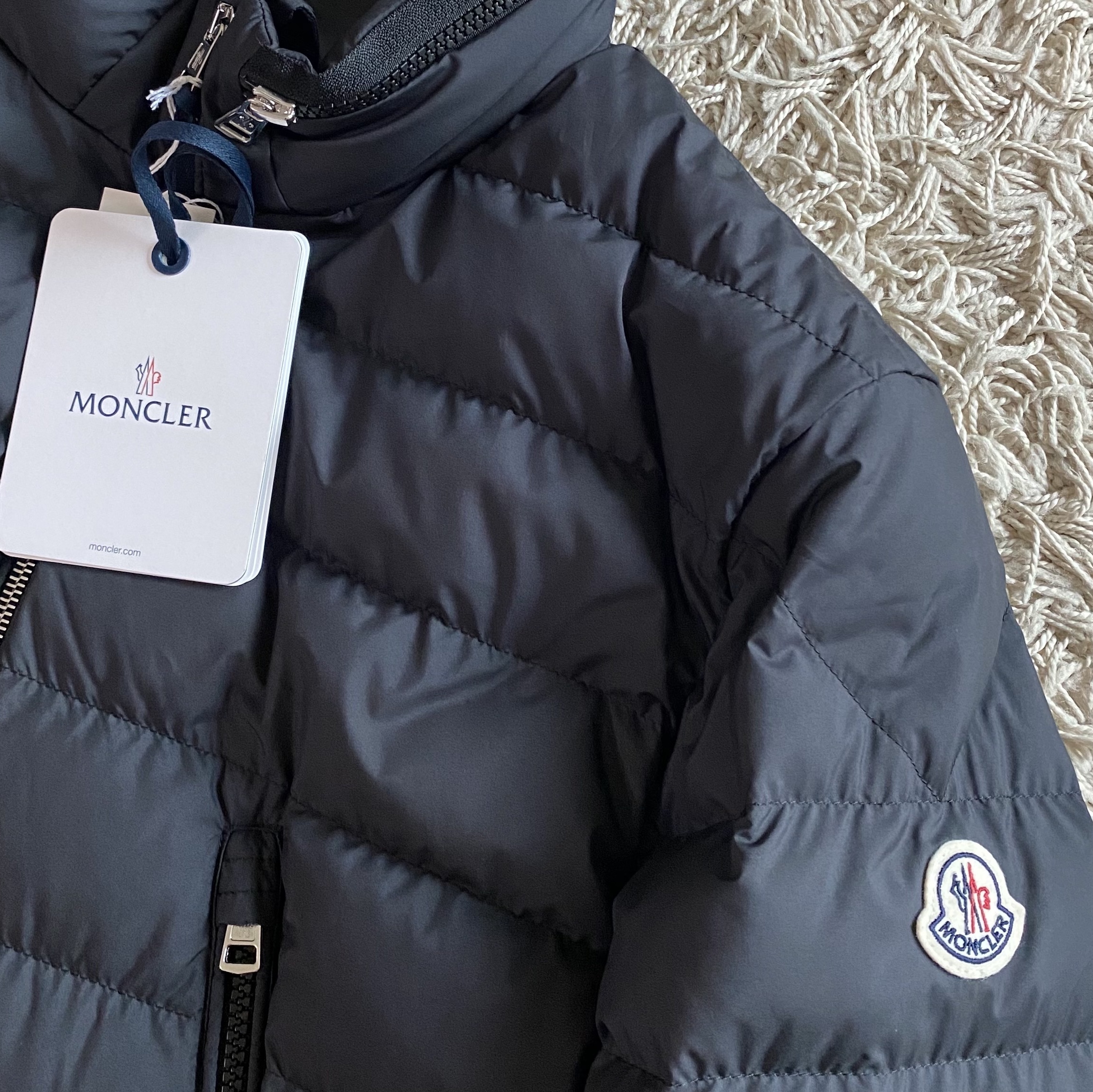 Moncler Alfit Short Down Jacket Black - 23SS 착용 스타일 - 2
