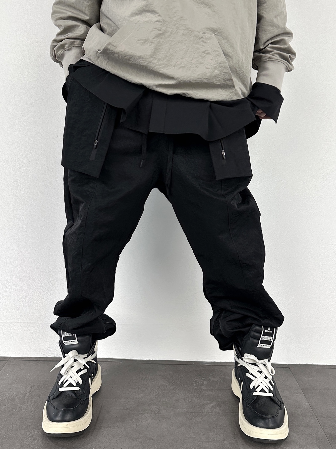 Converse x Drkshdw Turbowpn Black Cream, Converse x Drkshdw Dad Cap Black 착용 스타일 - 4