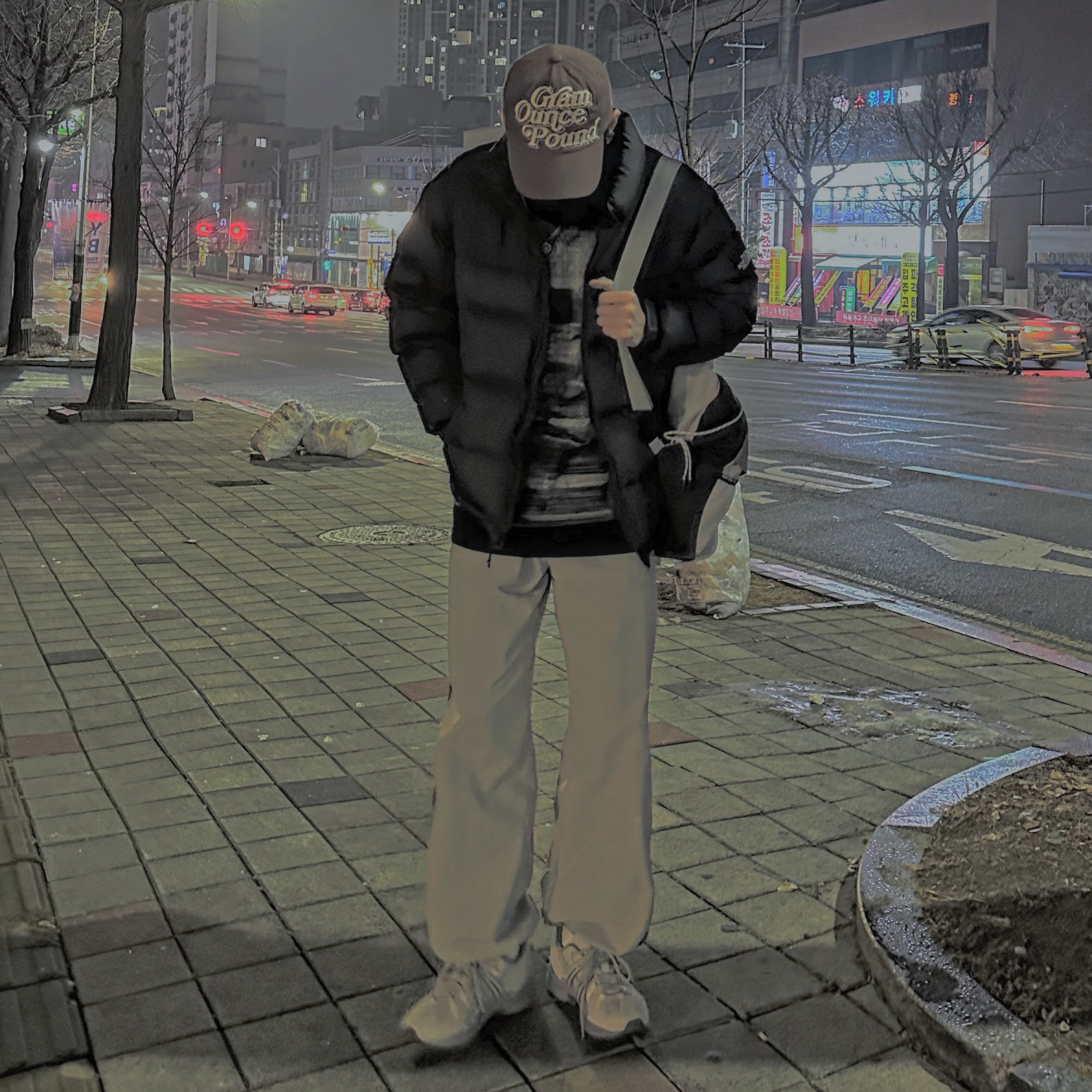 The North Face 1992 Nuptse Jacket Charcoal, Asics Gel-Sonoma 15-50 Oyster Grey 착용 스타일