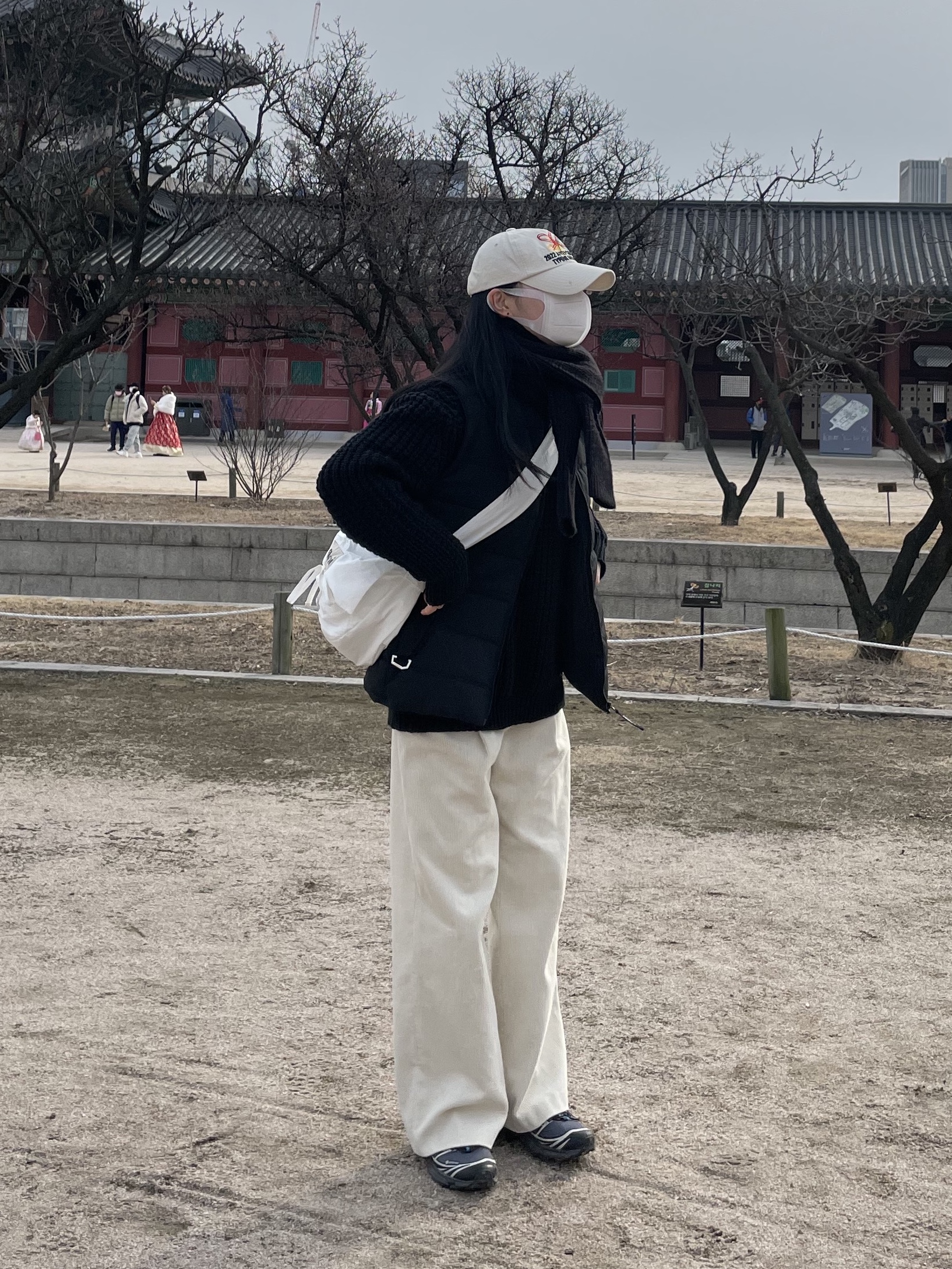Typing Mistake 22 After Summer Embroidery Ball Cap Beige - 22FW, Salomon XT-6 Gore-Tex Black Ebony 착용 스타일 - 2