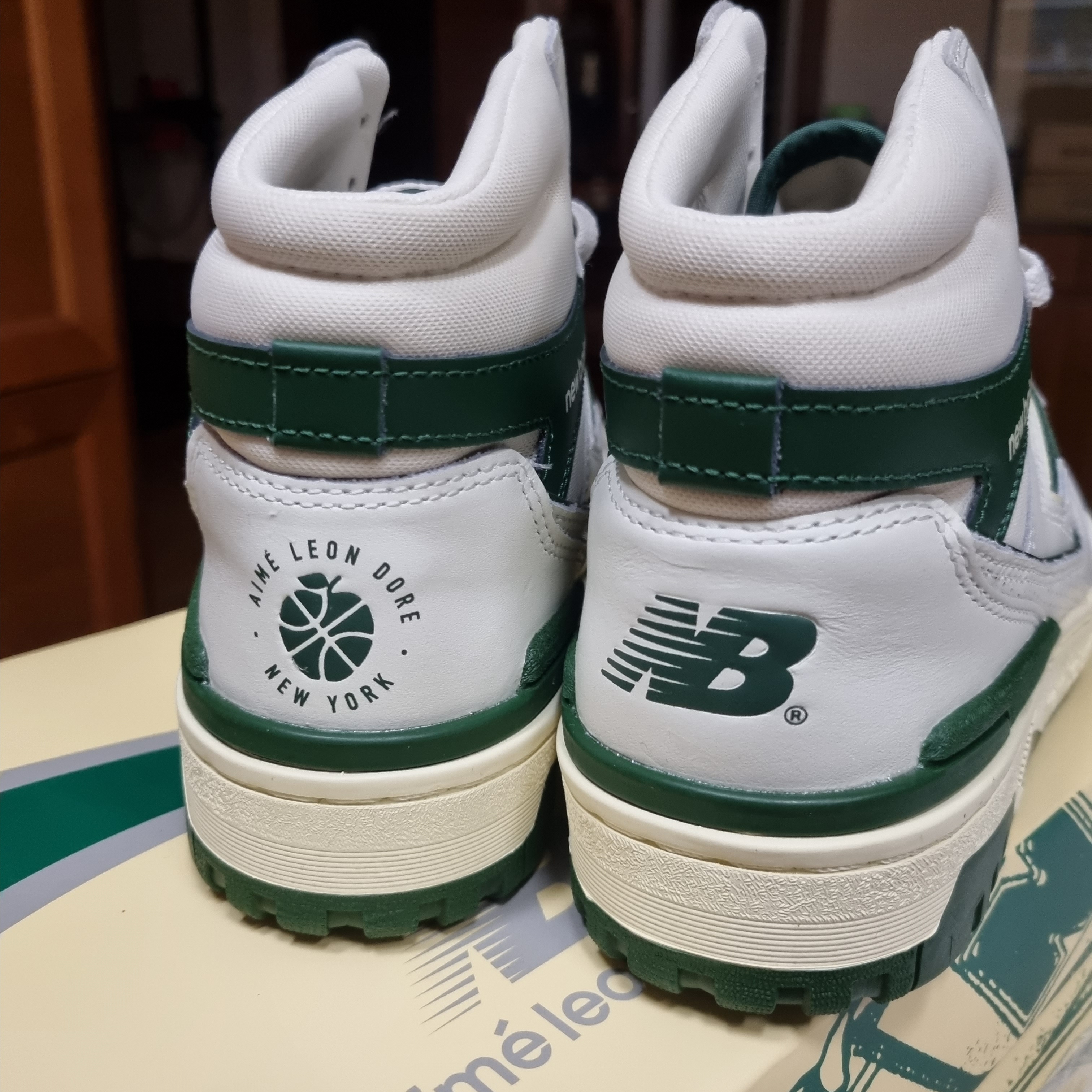 New Balance x Aime Leon Dore 650R White Green 착용 스타일 - 2