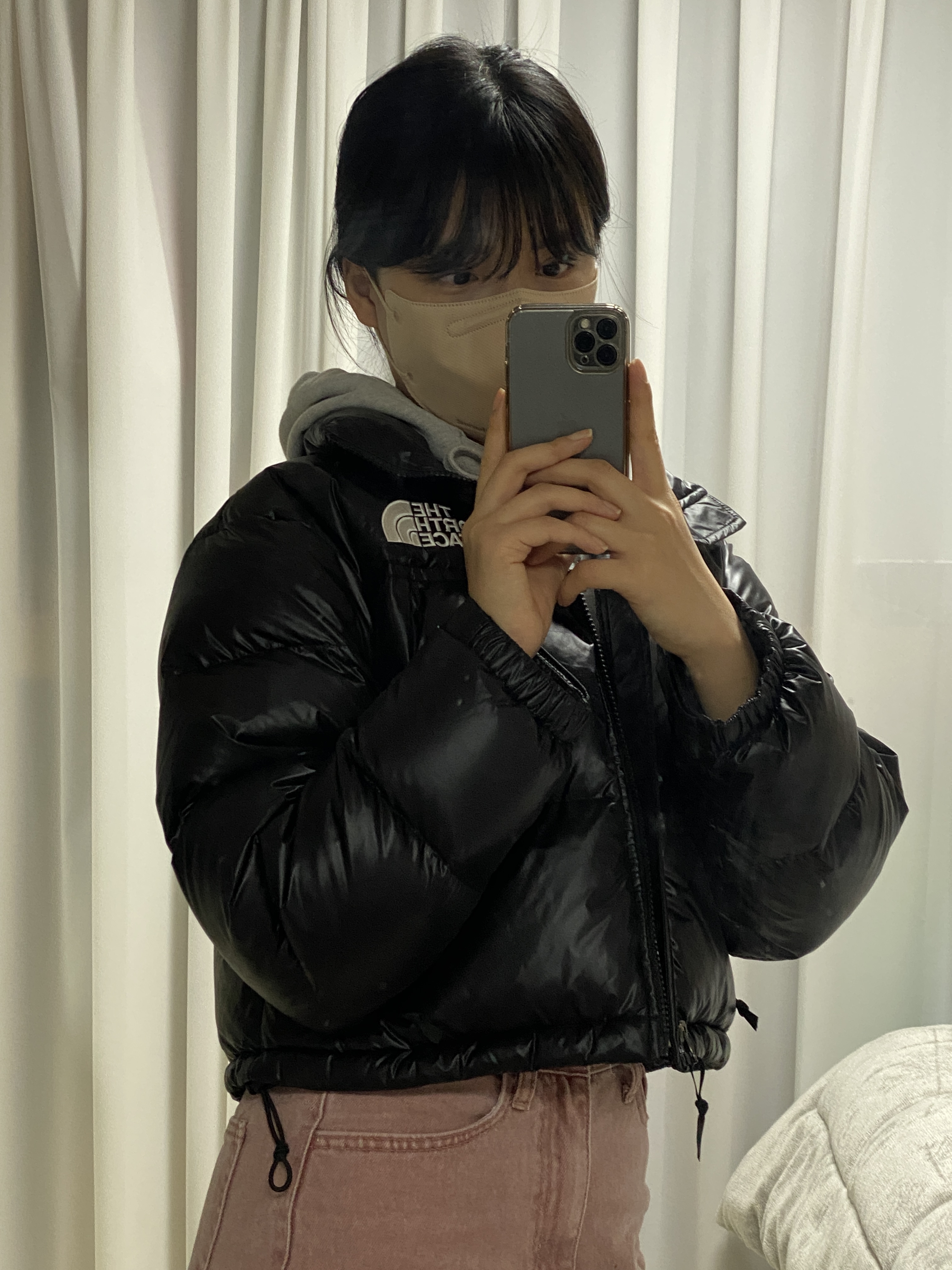 (W) The North Face Nuptse Short Jacket Black 착용 스타일 - 2