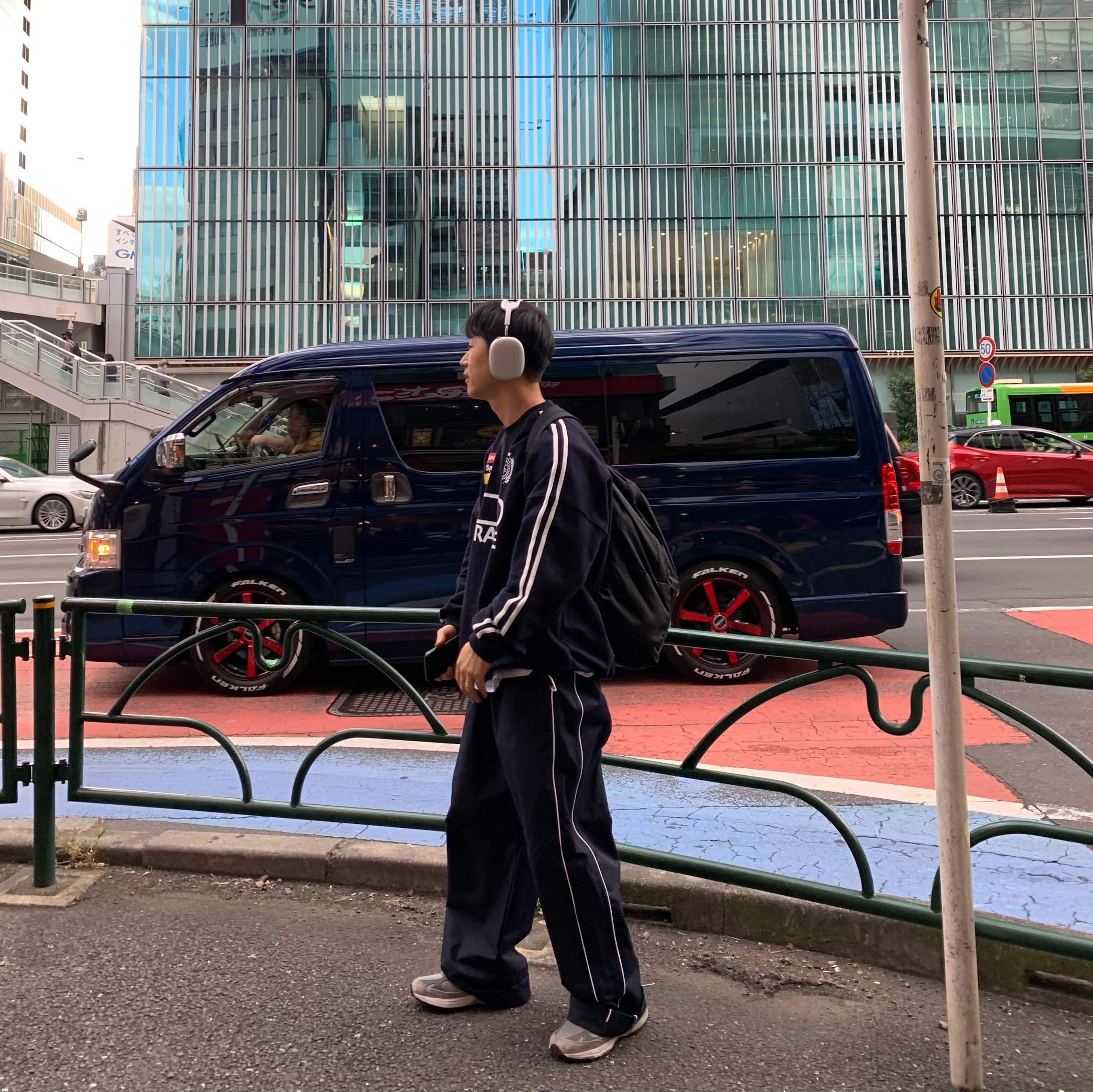 Apple AirPods Max Lightning Silver (Korean Ver.), New Balance 993 Made in USA Grey - D Standard 착용 스타일 - 2