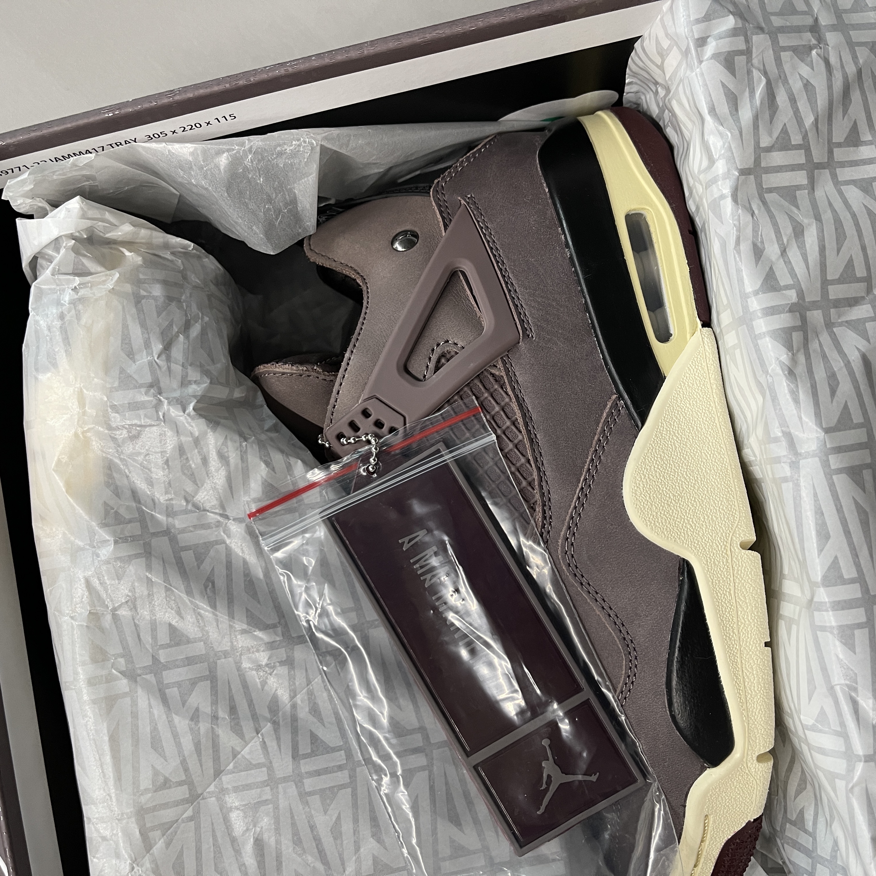 Jordan 4 x A Ma Maniere Retro Violet Ore 착용 스타일 - 1