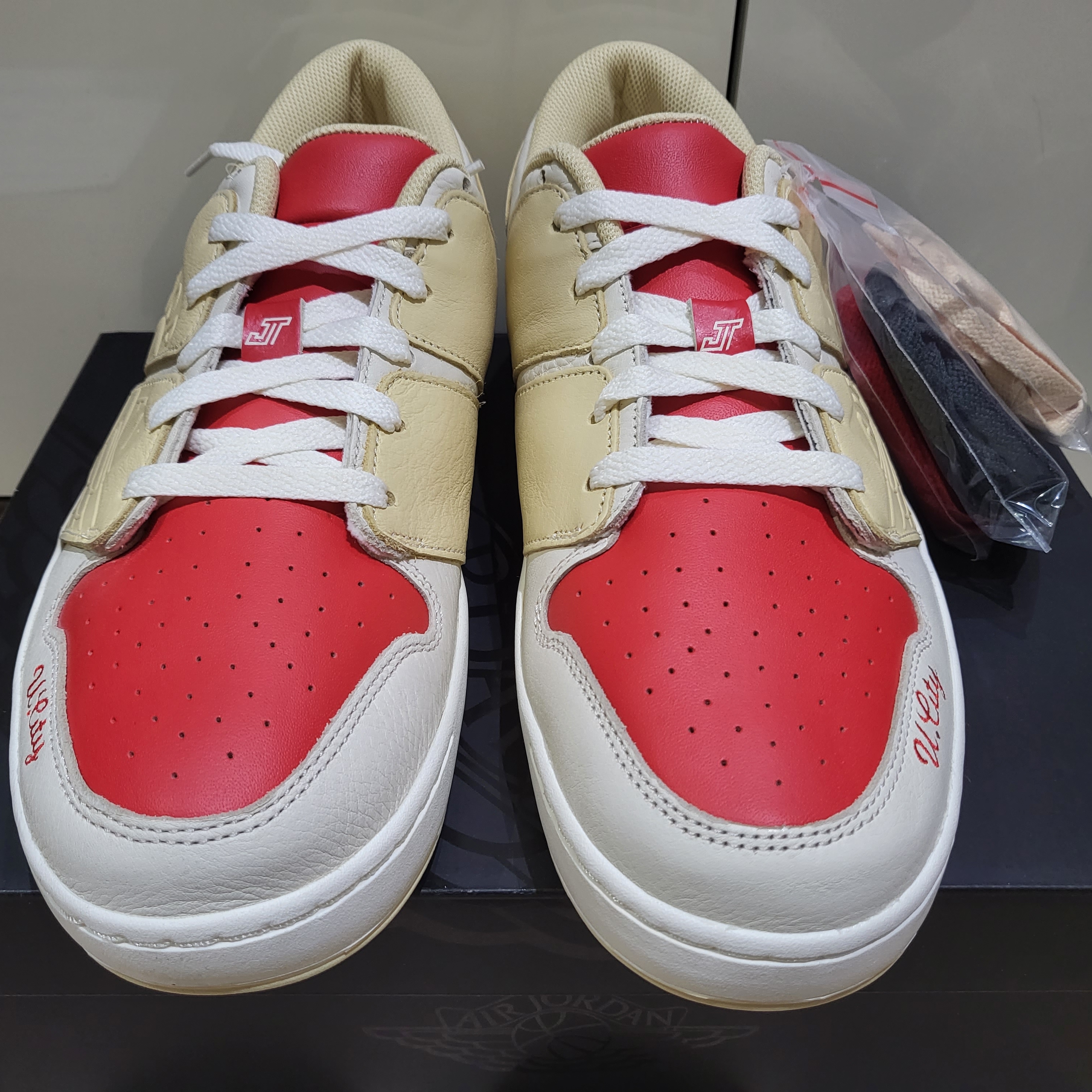 Jordan x Jayson Tatum Nu Retro 1 Low Pale Ivory 착용 스타일 - 2