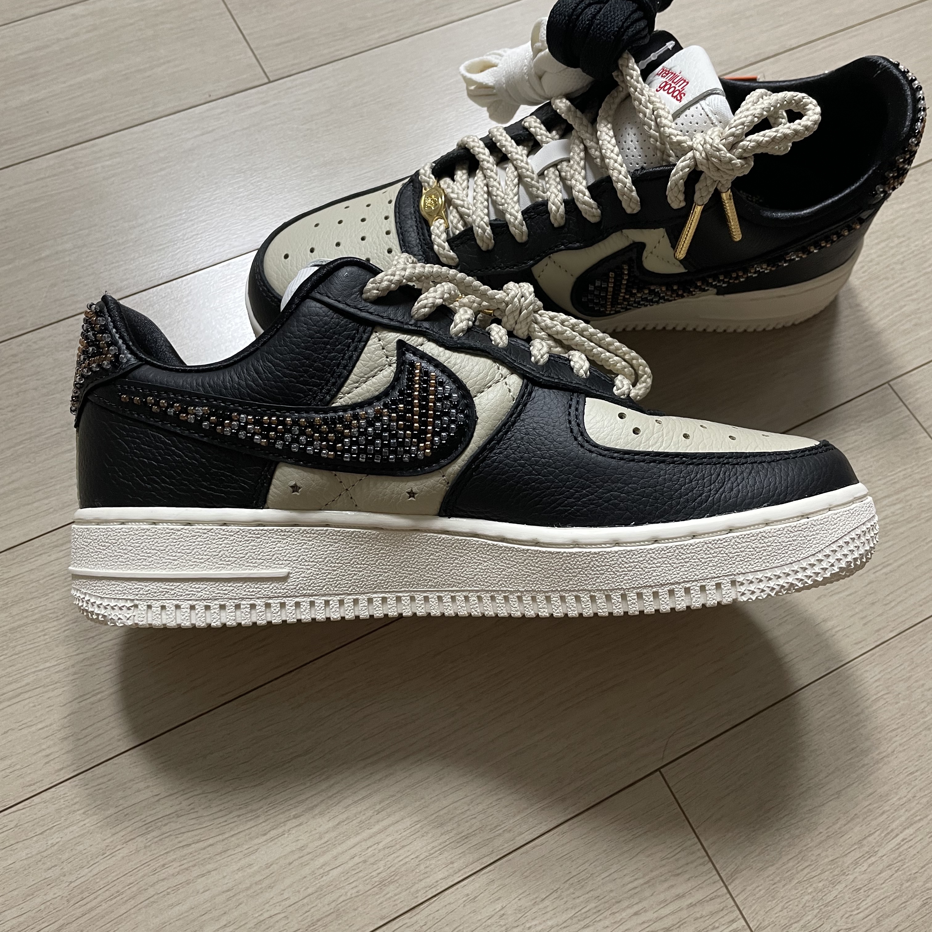 (W) Nike x Premium Goods Air Force 1 Low Black Sand 착용 스타일