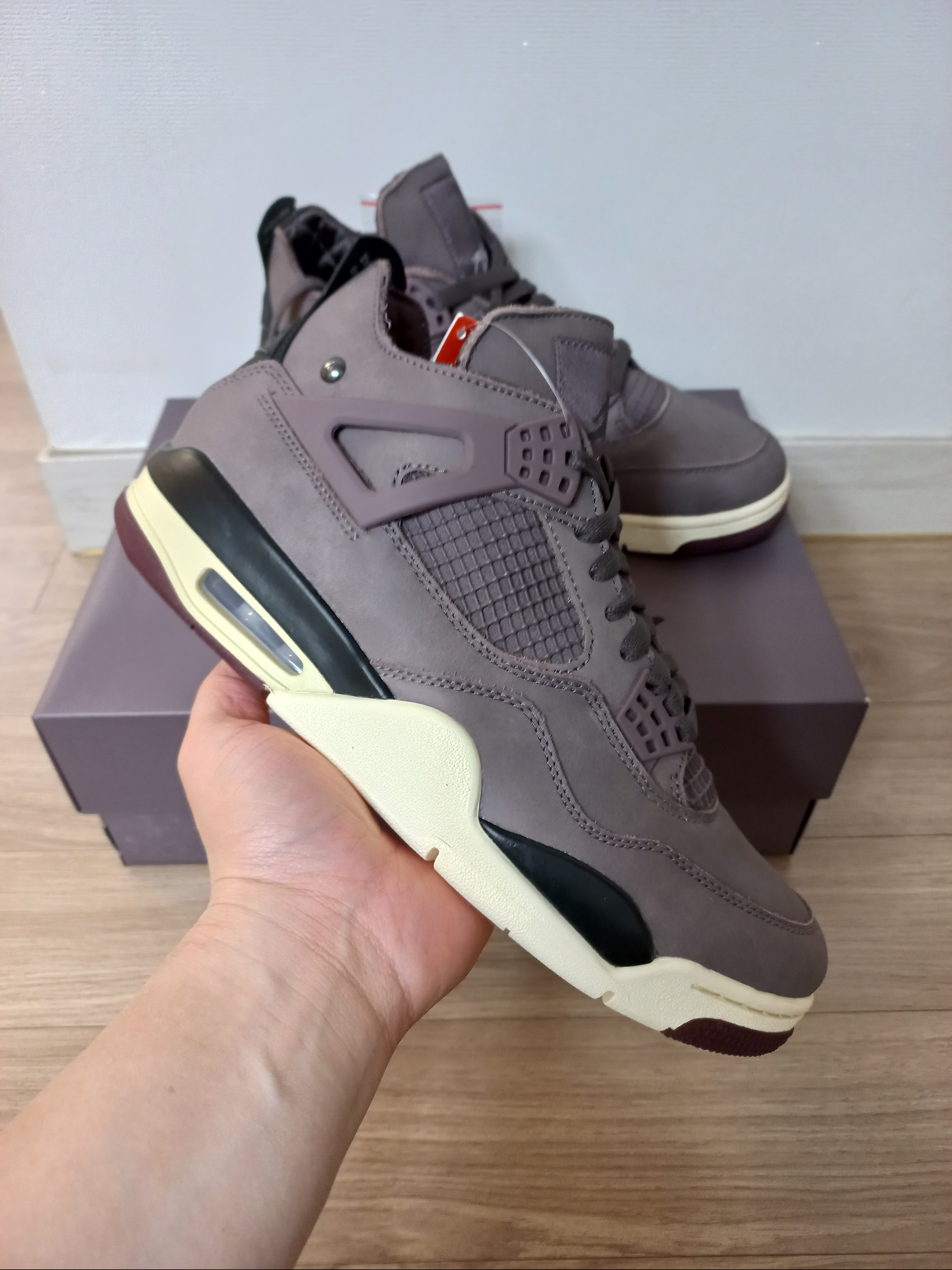 Jordan 4 x A Ma Maniere Retro Violet Ore 착용 스타일 - 1