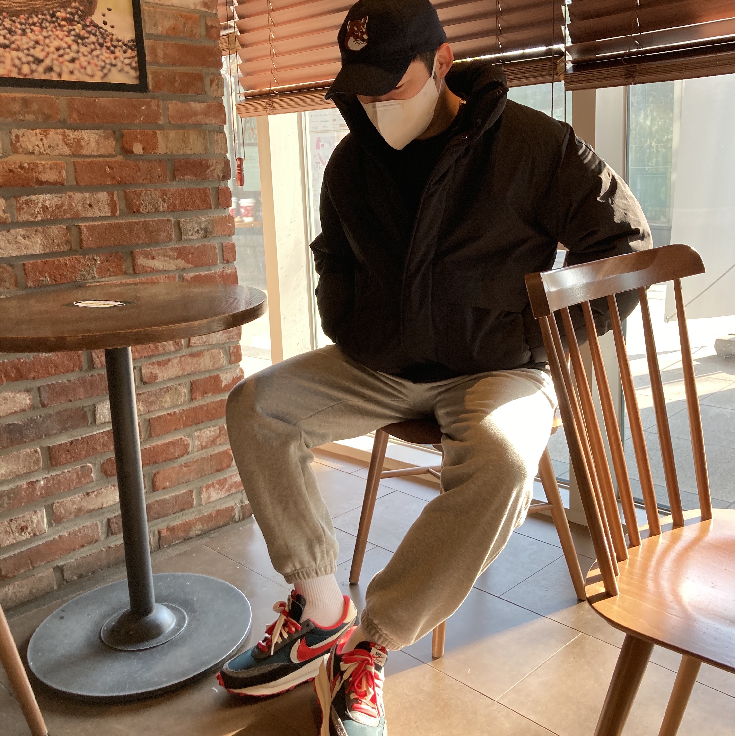 Nike x Sacai x Undercover LDWaffle Midnight Spruce University Red, Maison Kitsune Large Fox Head Embroidered 6P Cap Black - 21FW 착용 스타일