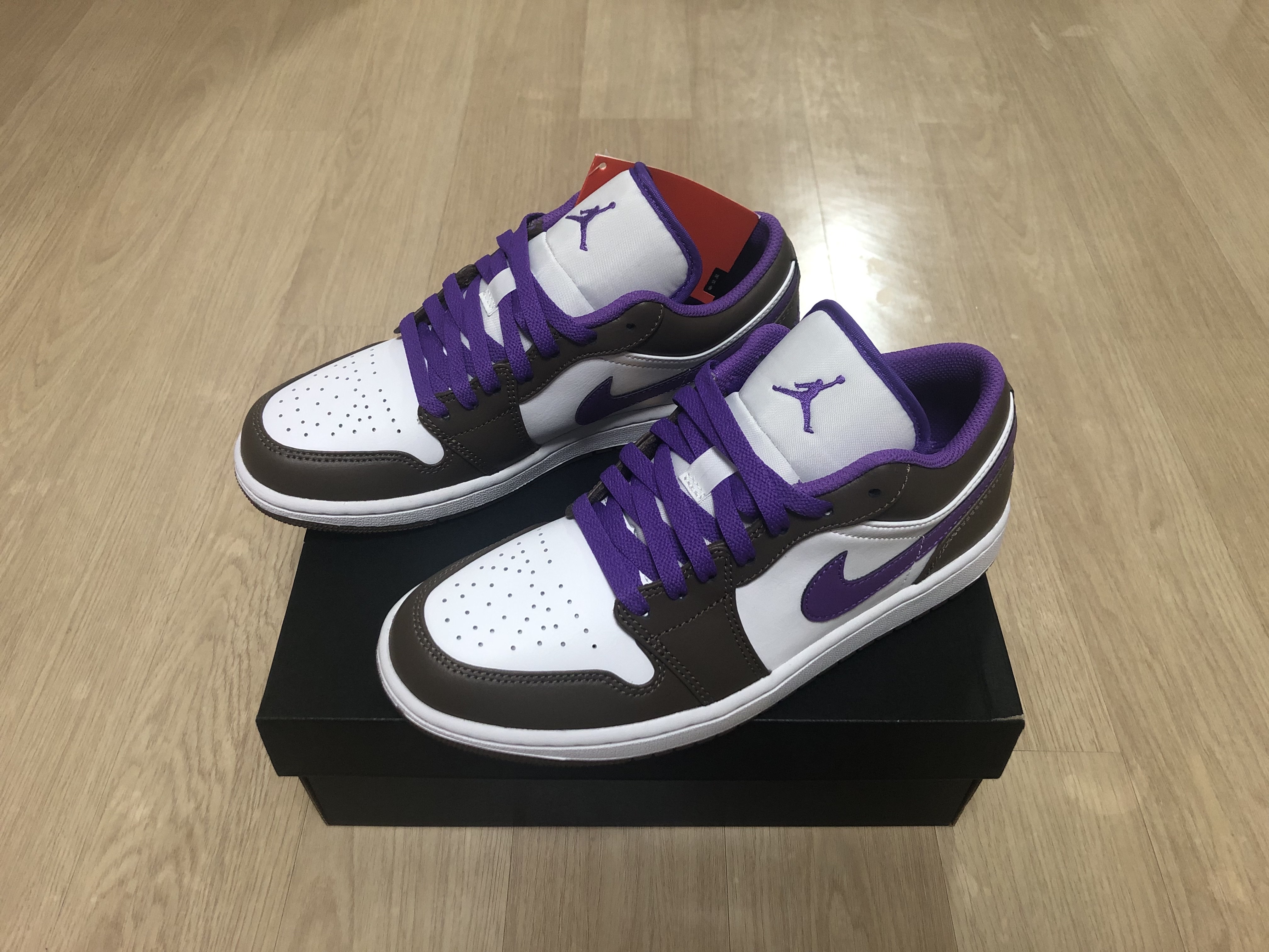 Jordan 1 Low Palomino Wild Berry, (GS) Jordan 1 Low Palomino Wild Berry 착용 스타일 - 1